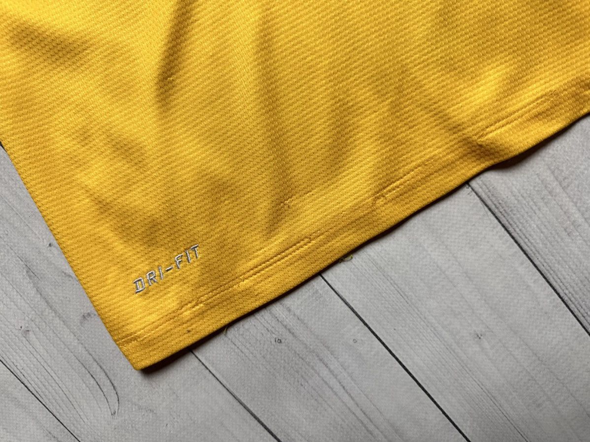 Vintage Vintage yellow Celtic soccer jersey Nike away size M Size US M / EU 48-50 / 2 - 4 Thumbnail