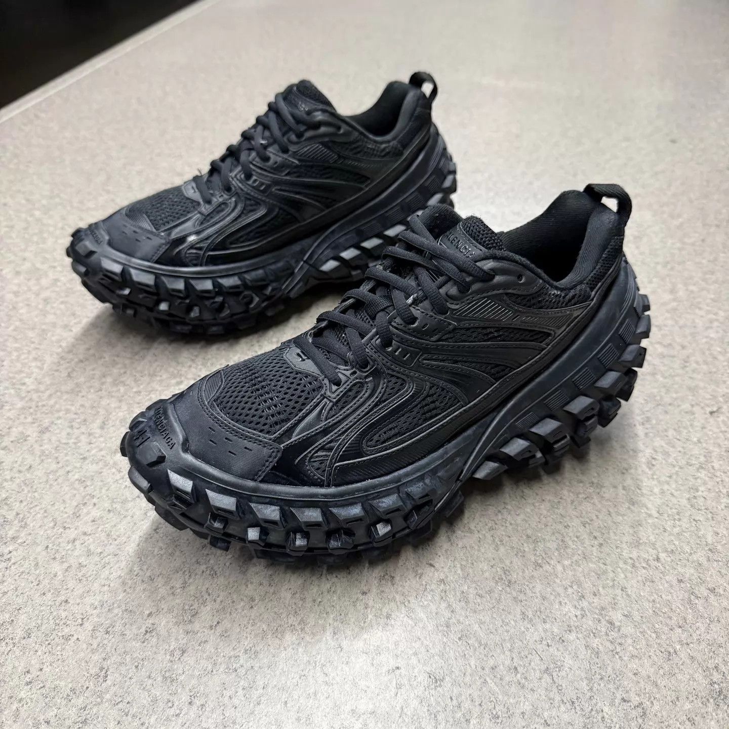 Balenciaga Balenciaga Bouncer Black Distressed 41 Worn Once Size US 8 / EU 41 - 1 Thumbnail