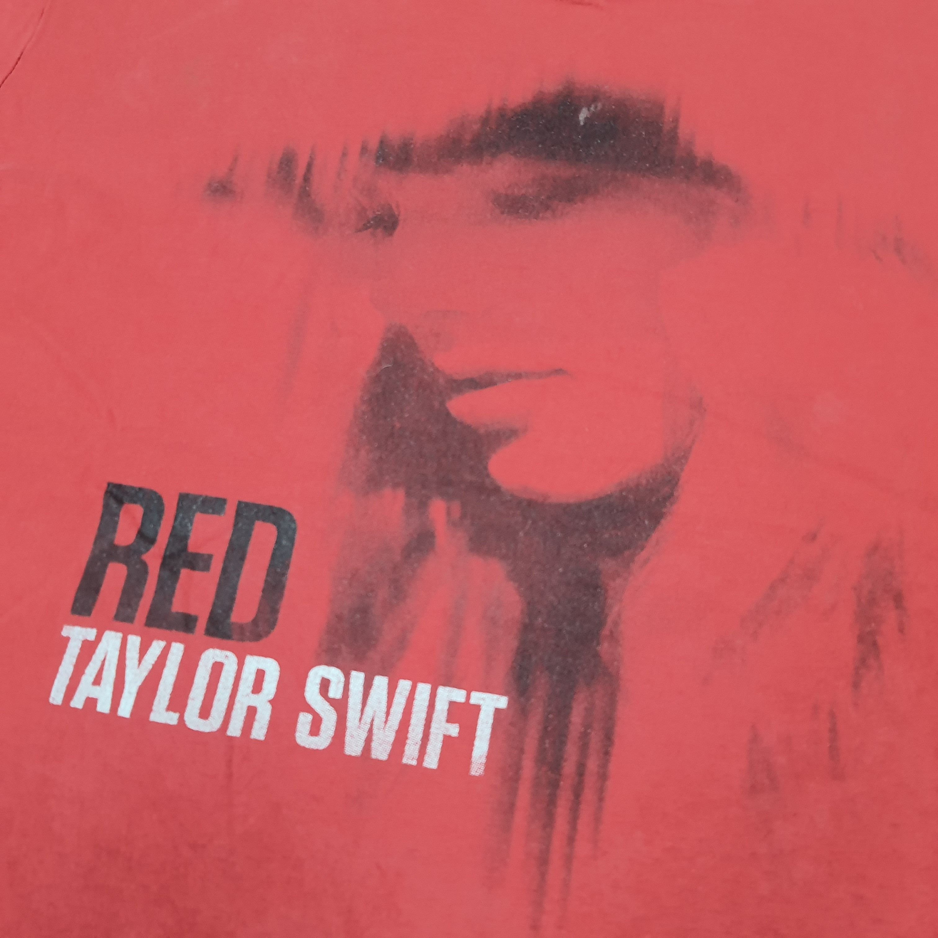 Band Tees Vintage Taylor Swift Red Tour Concert Tshirt C239N12 Size US L / EU 52-54 / 3 - 2 Thumbnail