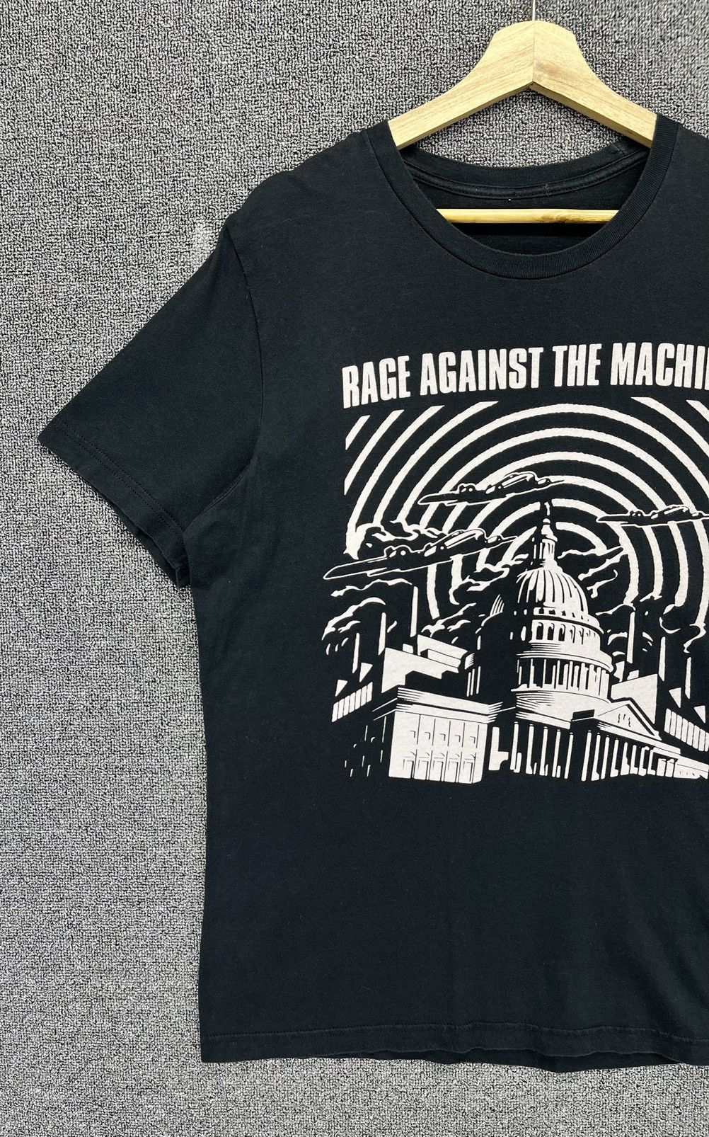 Band Tees Rage Against The Machine Punk Rock Band Tee T Shirts Size US M / EU 48-50 / 2 - 3 Thumbnail