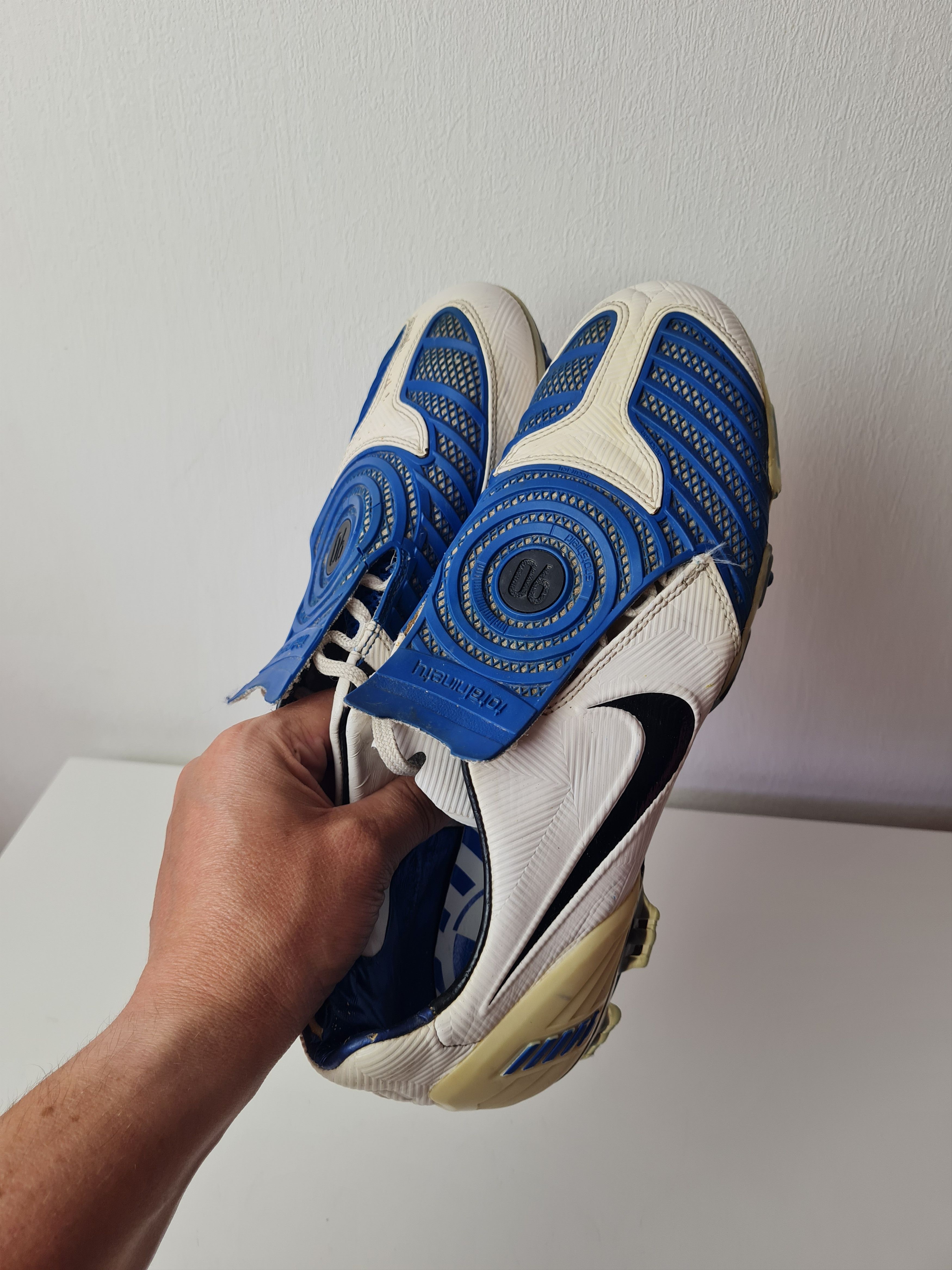 Nike Cleats Nike Total 90 Shoot II FG White/Blue Y3 318793-104 Size US 10.5 / EU 43-44 - 9 Thumbnail