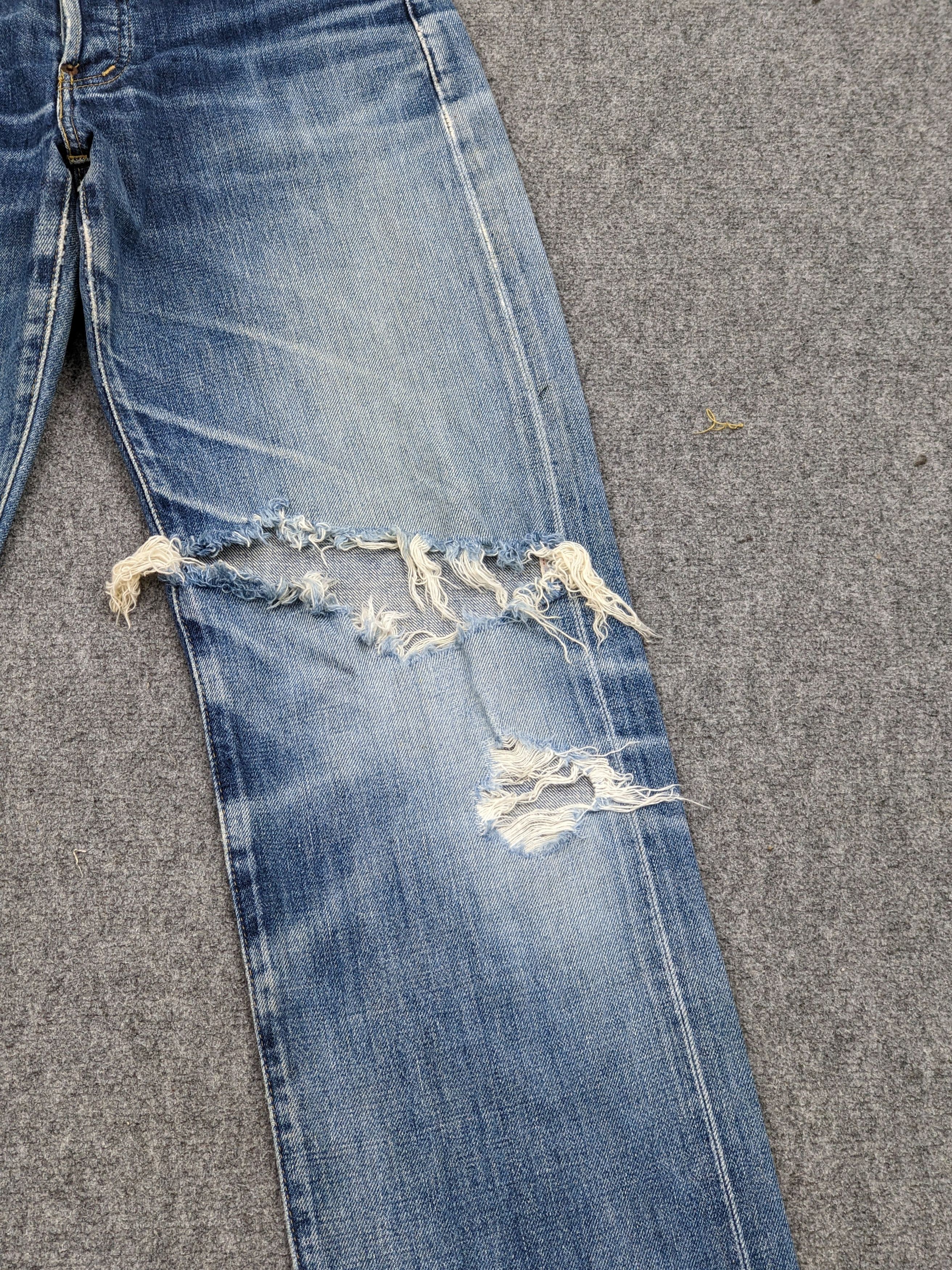 Levi's × Vintage Vintage 90s Levis 702 Selvadge Buckle Back Big E Jeans DJ21 Size US 28 / EU 44 - 11 Thumbnail