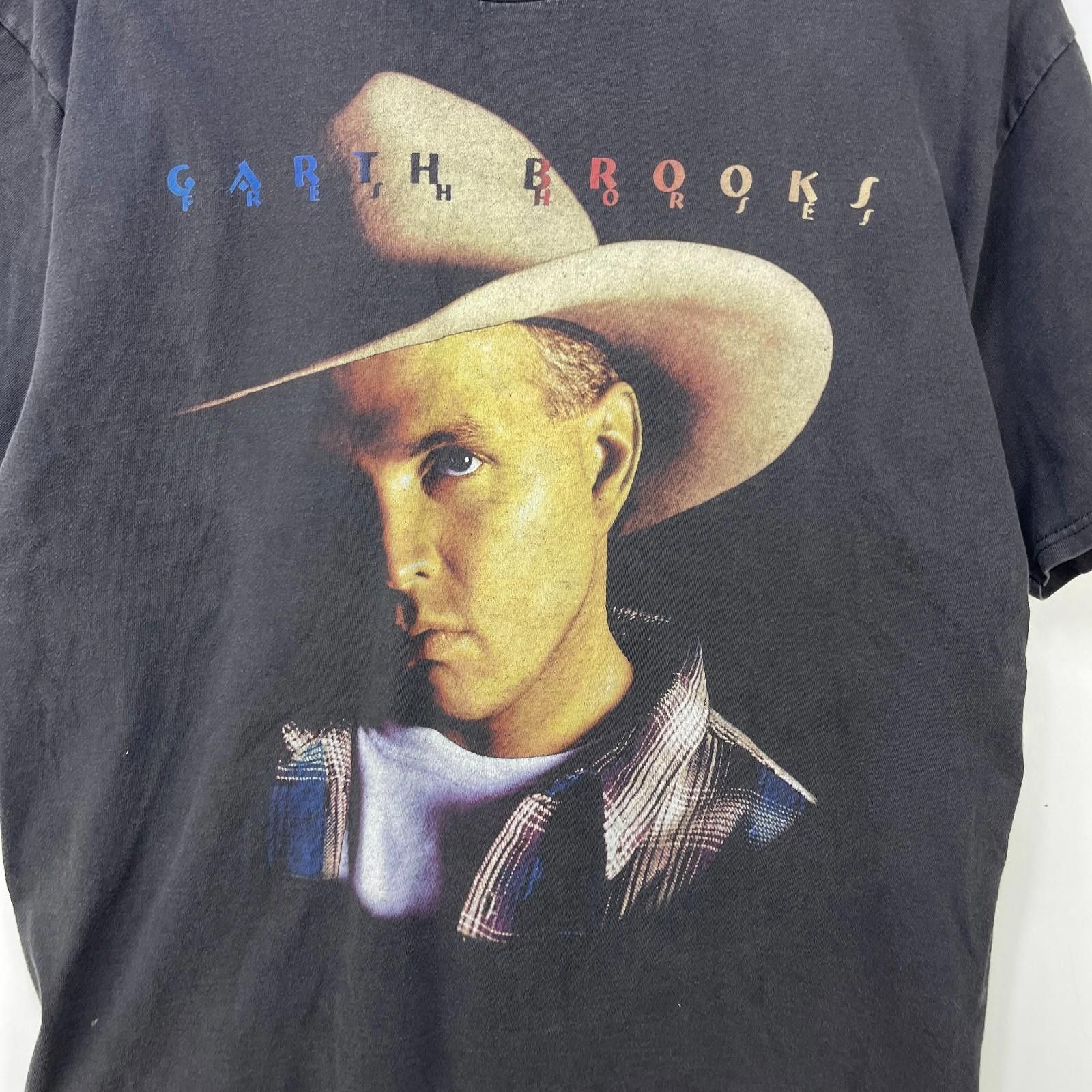 Vintage Vintage 90s Garth Brooks Tour T Shirt Faded Large Size US L / EU 52-54 / 3 - 2 Thumbnail