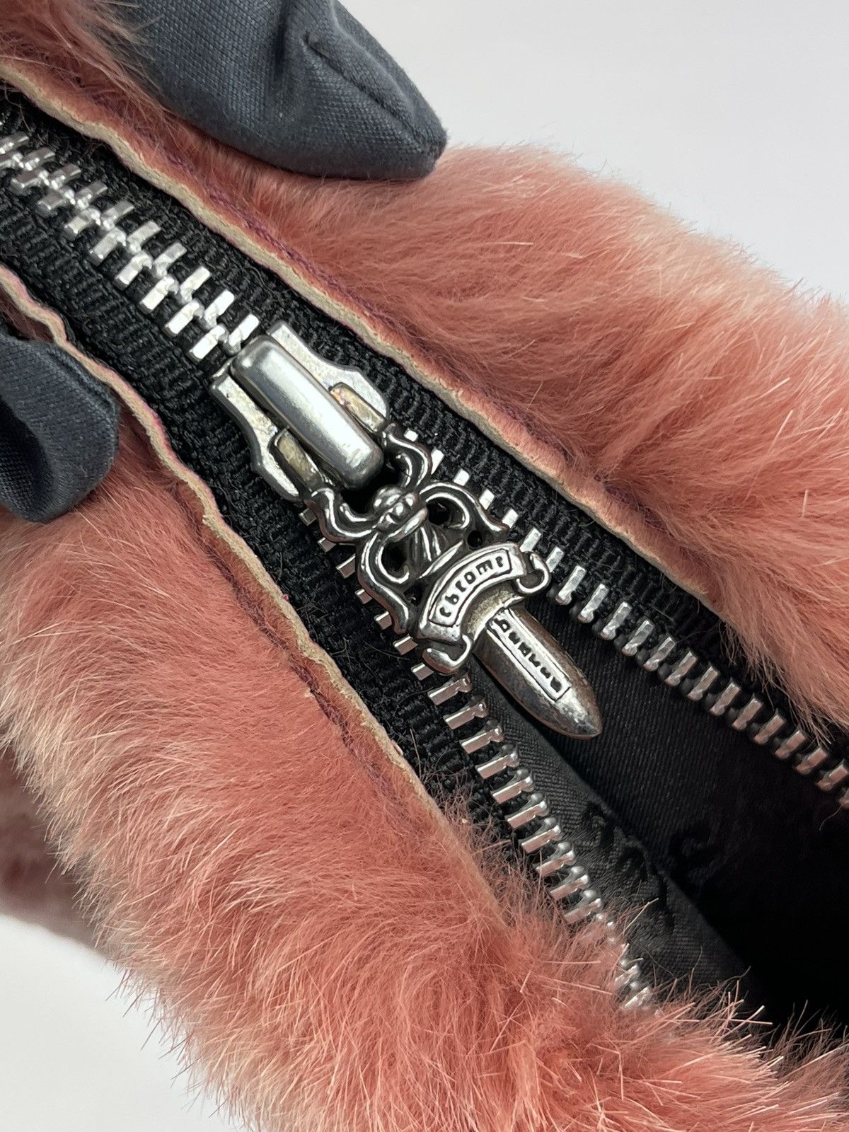 Chrome Hearts SUPER SOFT FUR MINI PINK POUCH Size ONE SIZE - 5 Thumbnail
