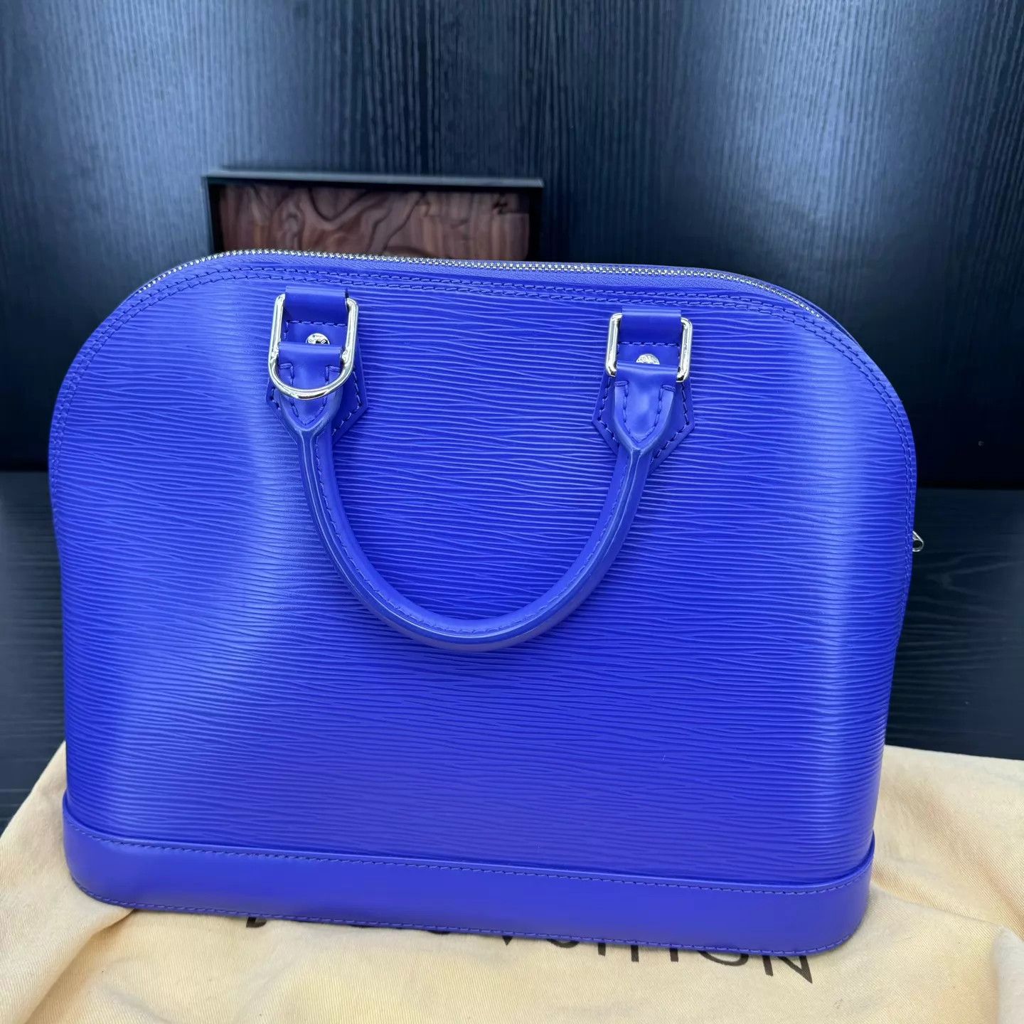 Louis Vuitton LV Alma Water Ripple Blue Shell Bag Mint Size ONE SIZE - 2 Thumbnail