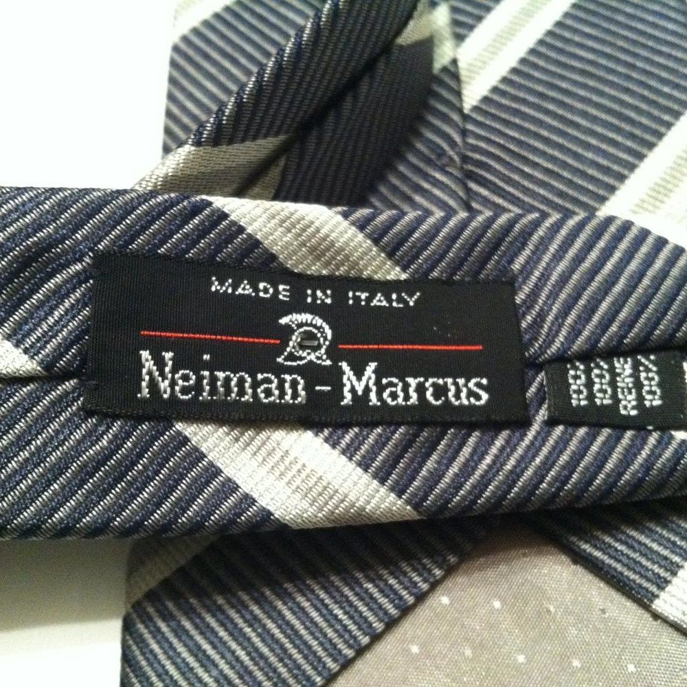 Neiman Marcus NEIMAN MARCUS MENS NEW GRAY SILK TIE WIDTH: 3 3/8" Size ONE SIZE - 3 Thumbnail