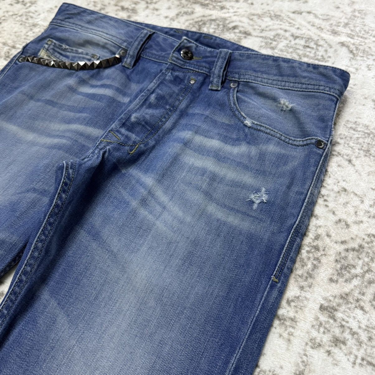 Diesel 2000s Diesel Fade Wash Studded Slim Jeans Size US 31 - 6 Thumbnail