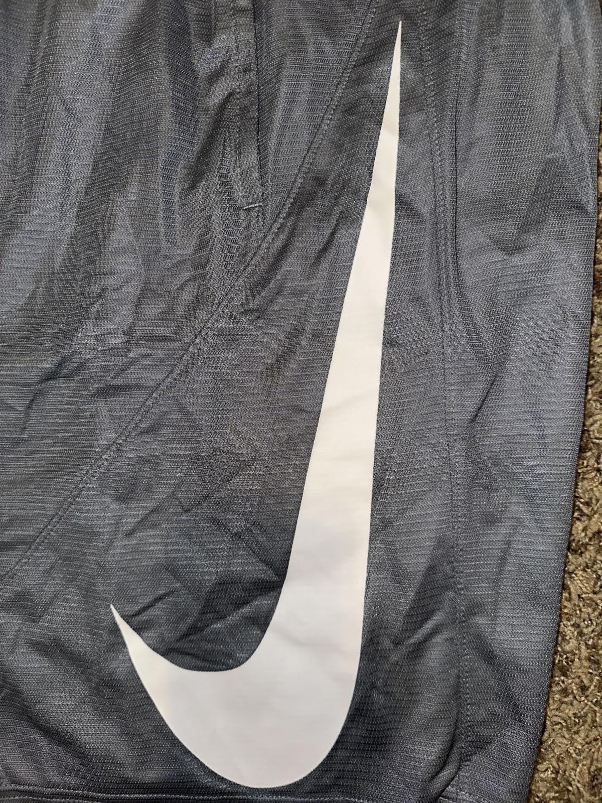 Nike Nike Men's 9" Dri-Fit HBR Basketball Shorts Size US 36 / EU 52 - 2 Thumbnail