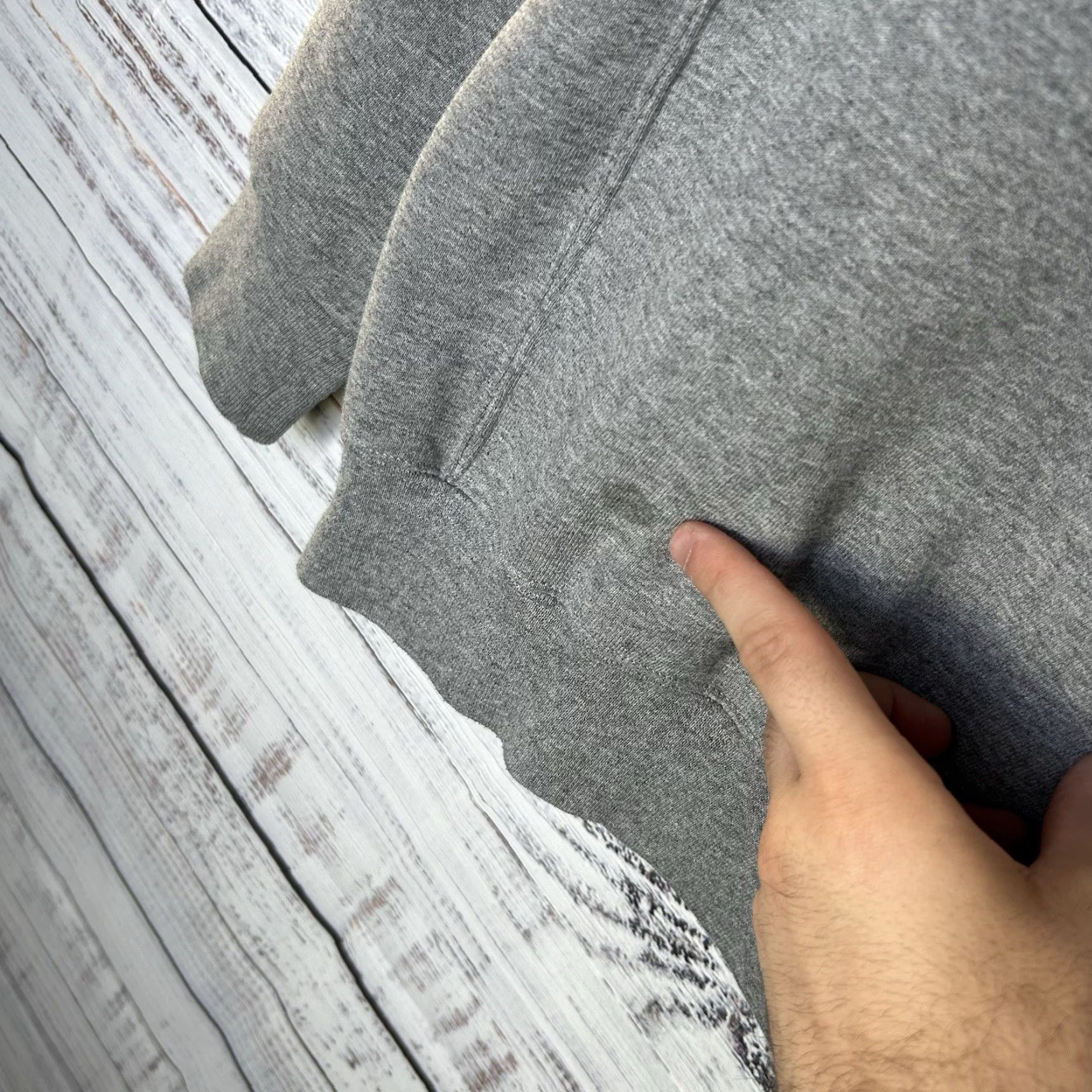 Russell Athletic VINTAGE Russell Athletic Sweatshirt Unisex Adults L Gray Crew Neck Long Sleeve Pullover Cotton Blend John Mayer Sob Rock Universe Size L Size US L / EU 52-54 / 3 - 2 Thumbnail