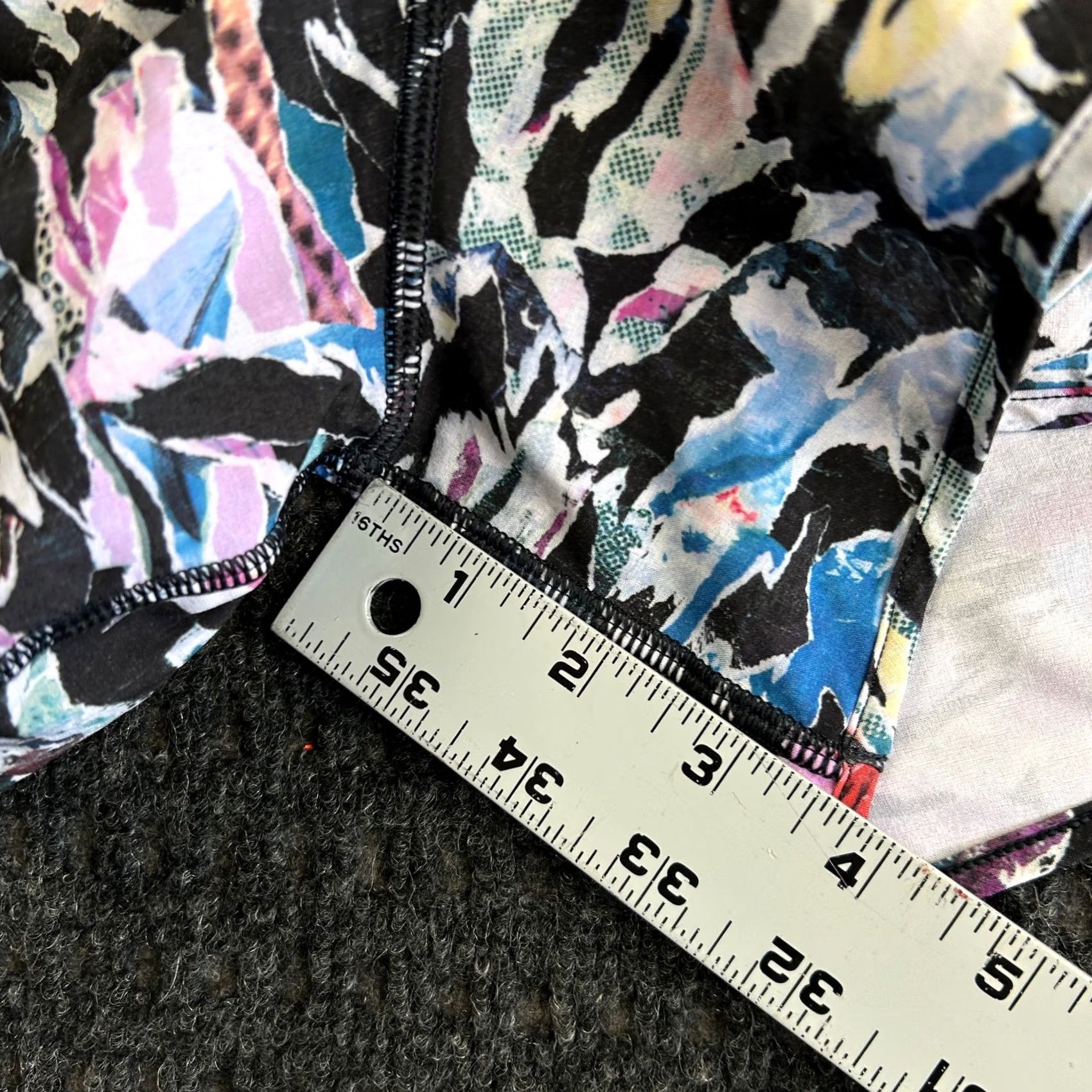 Lululemon Lululemon Hotty Hot Shorts 4” Inseam 8 Multi Color Athleisure Women Size 30" / US 8 / IT 44 - 6 Thumbnail
