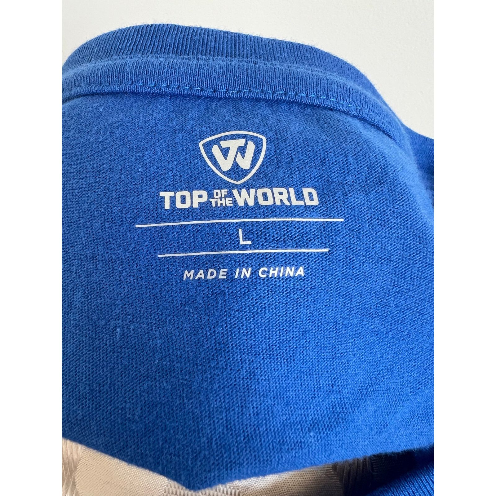 Top Of The World Top of the World Short Sleeve UK V-Neck T-Shirt NWT Large Size L / US 10 / IT 46 - 6 Thumbnail
