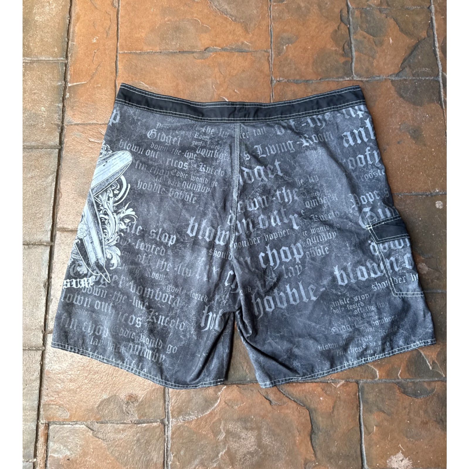 Joe Boxer VINTAGE Joe Boxer Board Shorts Swim Trunks Size 40 Black Skull Grunge Surfer Mens Size US 40 / EU 56 - 3 Thumbnail