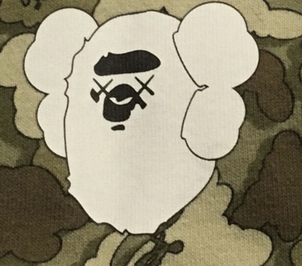 Bape Bape x Kaws Camo Reversible Crewneck Size XS / US 0-2 / IT 36-38 - 6 Thumbnail