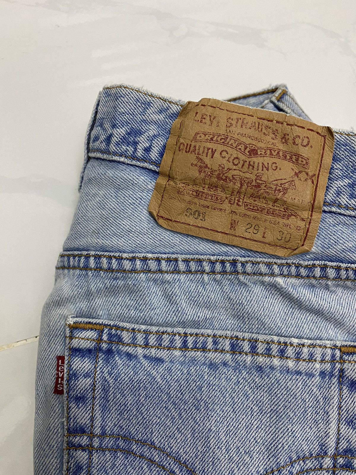 Levi's × Vintage LEVIS 501 MADE IN USA BLUE WASH DISTRESSED DENIM JEANS Size US 27 - 8 Thumbnail