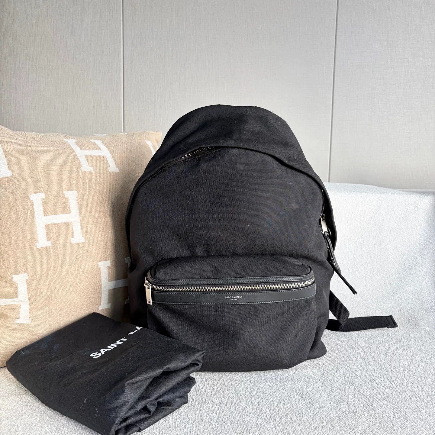 Saint Laurent Paris Pre-loved Bag Very good condition Size ONE SIZE - 1 Thumbnail