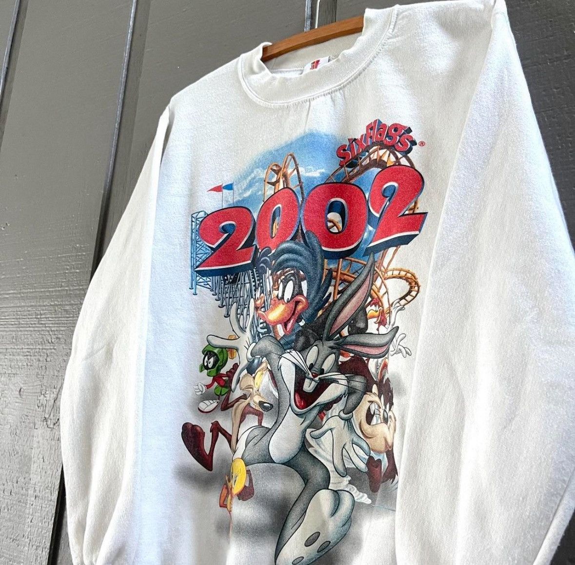 Other Vintage 2002 Six flags looney tunes sweatshirt Size US S / EU 44-46 / 1 - 1 Thumbnail