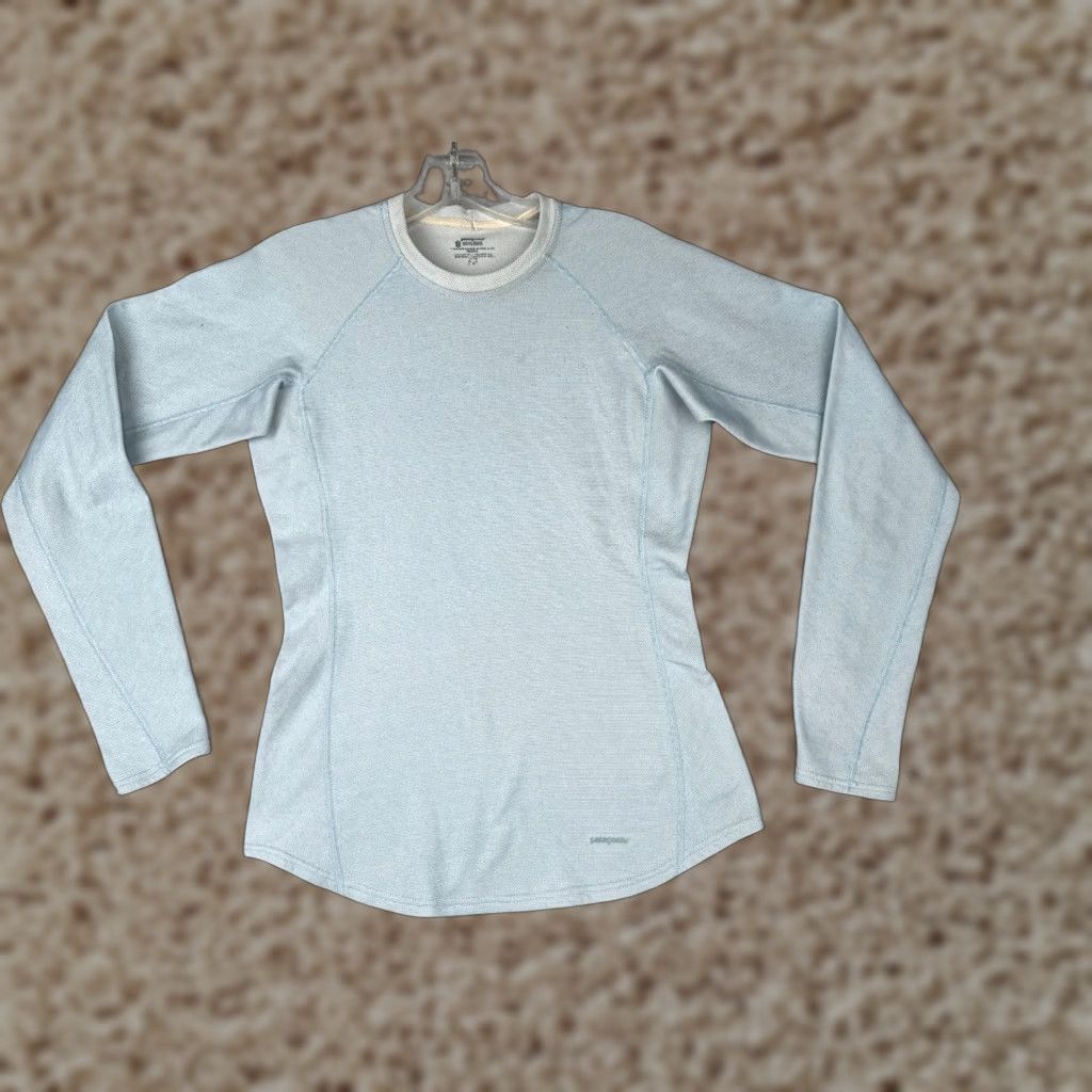 Patagonia Patagonia Shirt Womens Small Blue Baselayer Long Sleeve 100% Polyester Crew READ Size S / US 4 / IT 40 - 1 Thumbnail