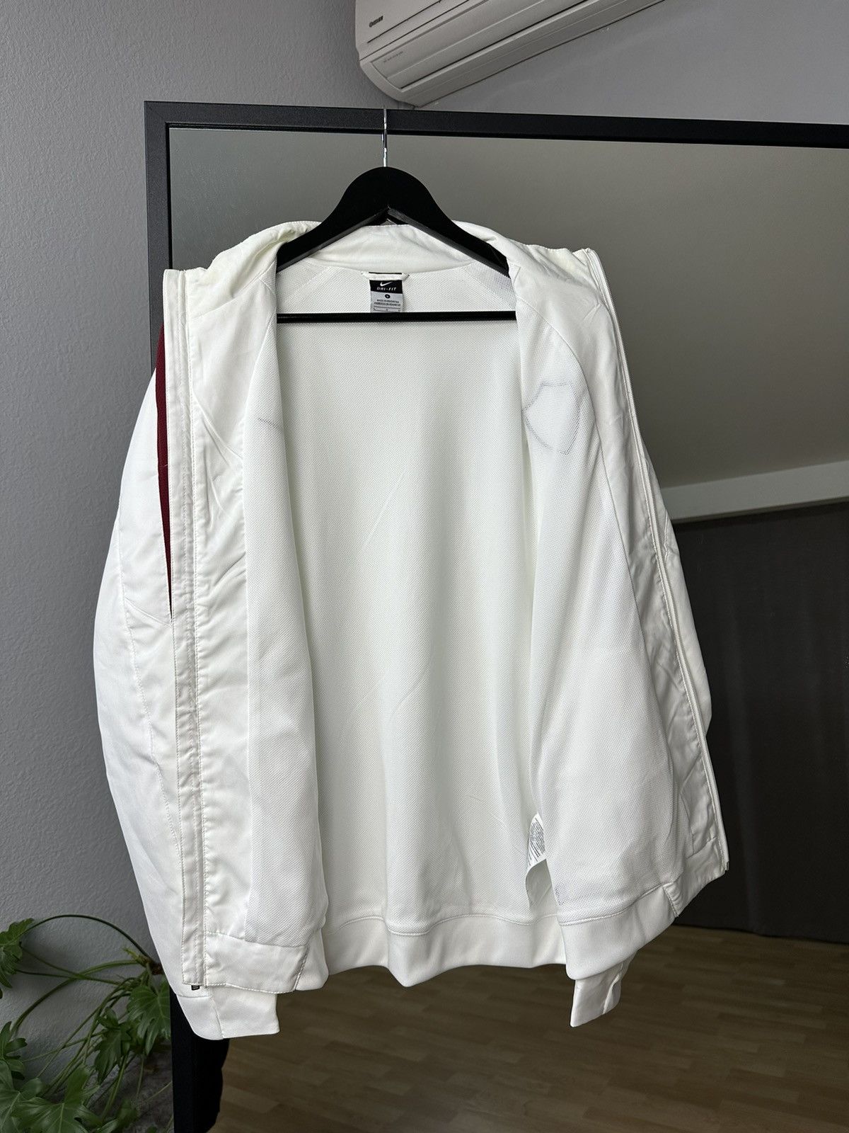 Nike Vintage Nike Roma Blokecore Nylon Jacket Y2K Football Size US L / EU 52-54 / 3 - 9 Thumbnail