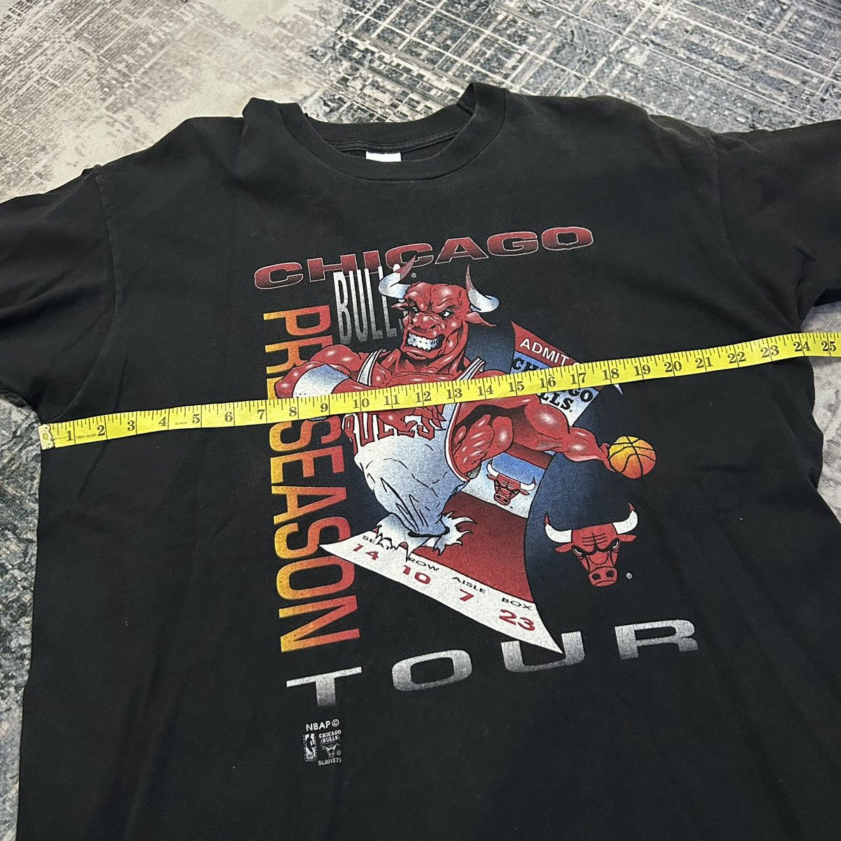 NBA Vintage Chicago Oversize Tshirt Size US XL / EU 56 / 4 - 18 Thumbnail