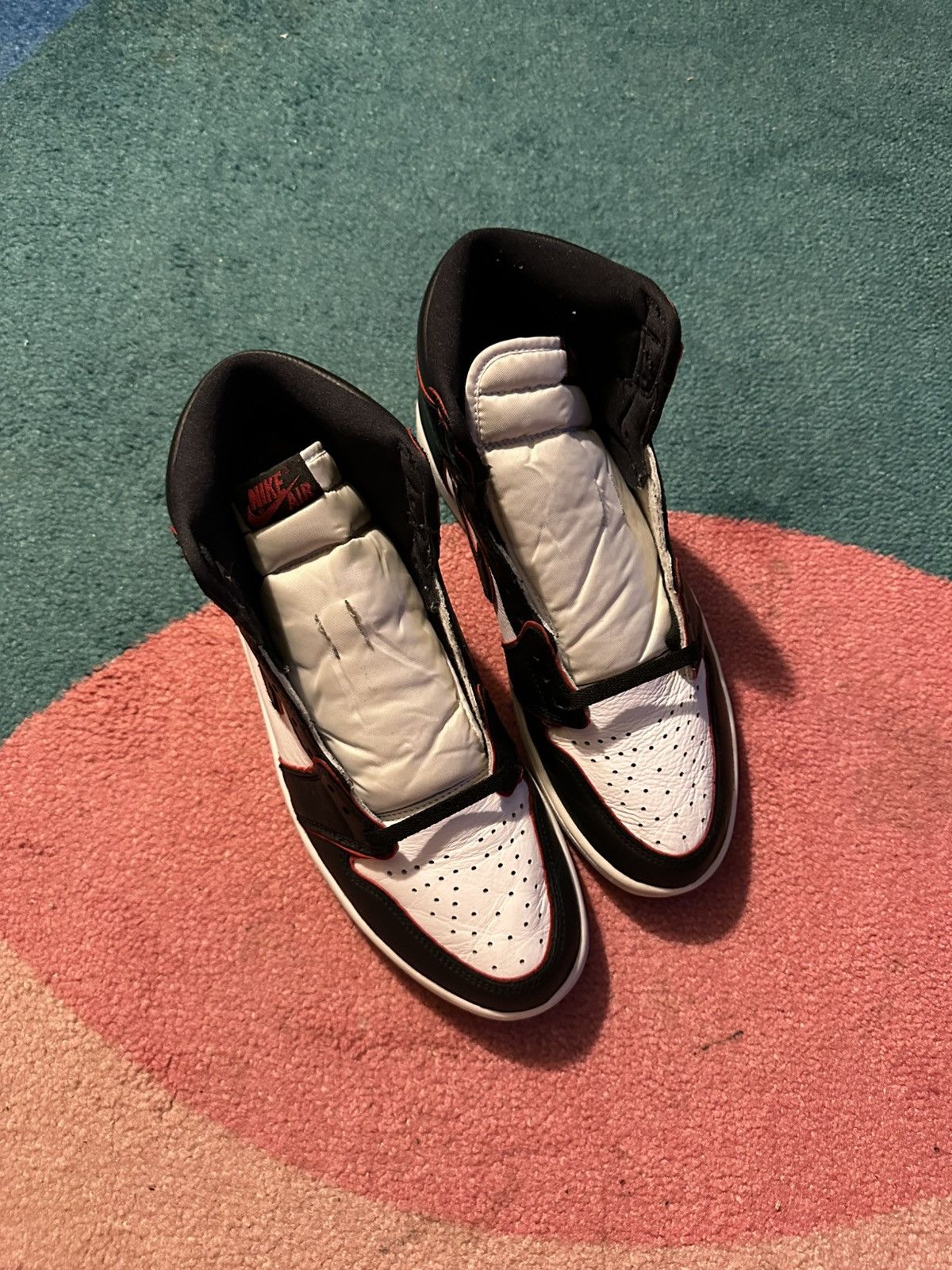 Jordan Brand Air Jordan 1 Retro High Bloodline Size US 11.5 / EU 44-45 - 2 Thumbnail