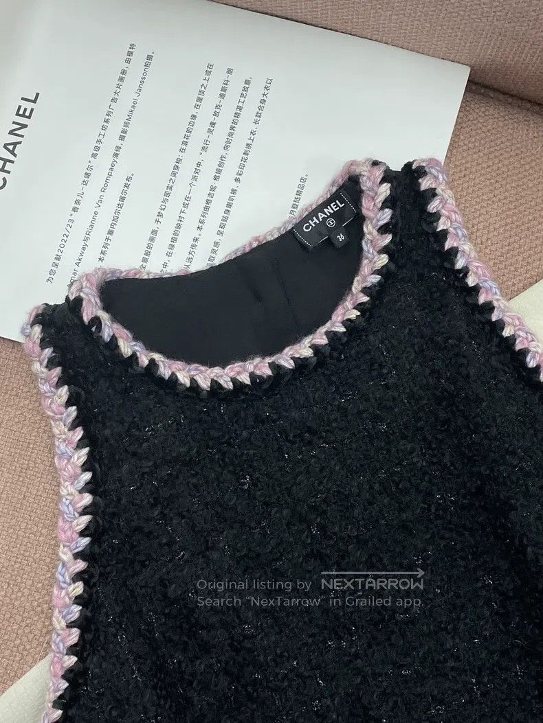 Chanel Chanel 24K pink rolled-edged black tweed vest Size XS / US 0-2 / IT 36-38 - 2 Thumbnail