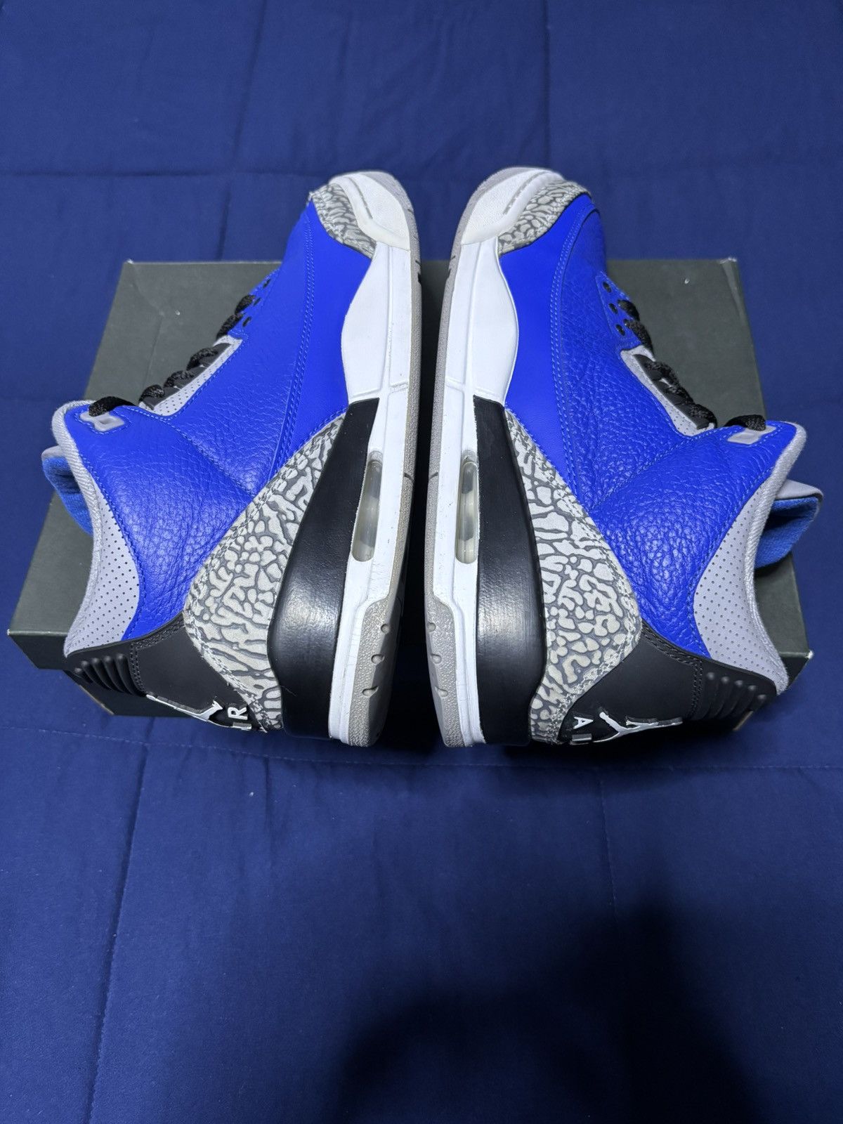 Jordan Brand Jordan 3 Retro Varsity Royal 2020 Size 9.5 Size US 9.5 / EU 42-43 - 2 Thumbnail
