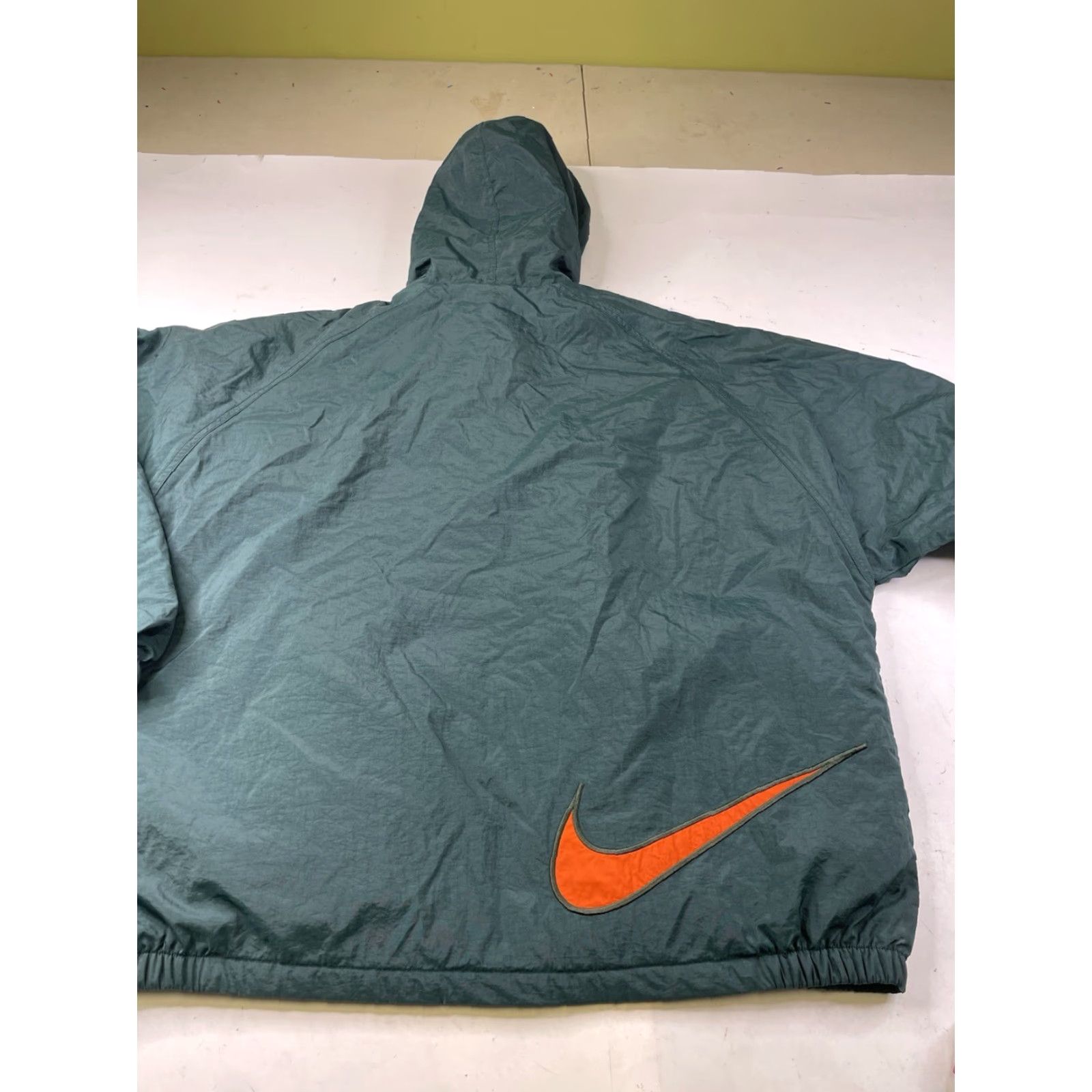 Nike VINTAGE Nike Jacket SWOOSH 90s Streetwear Winter Men 2XL Green Orange Nike Mens Jacket Size US XXL / EU 58 / 5 - 7 Thumbnail