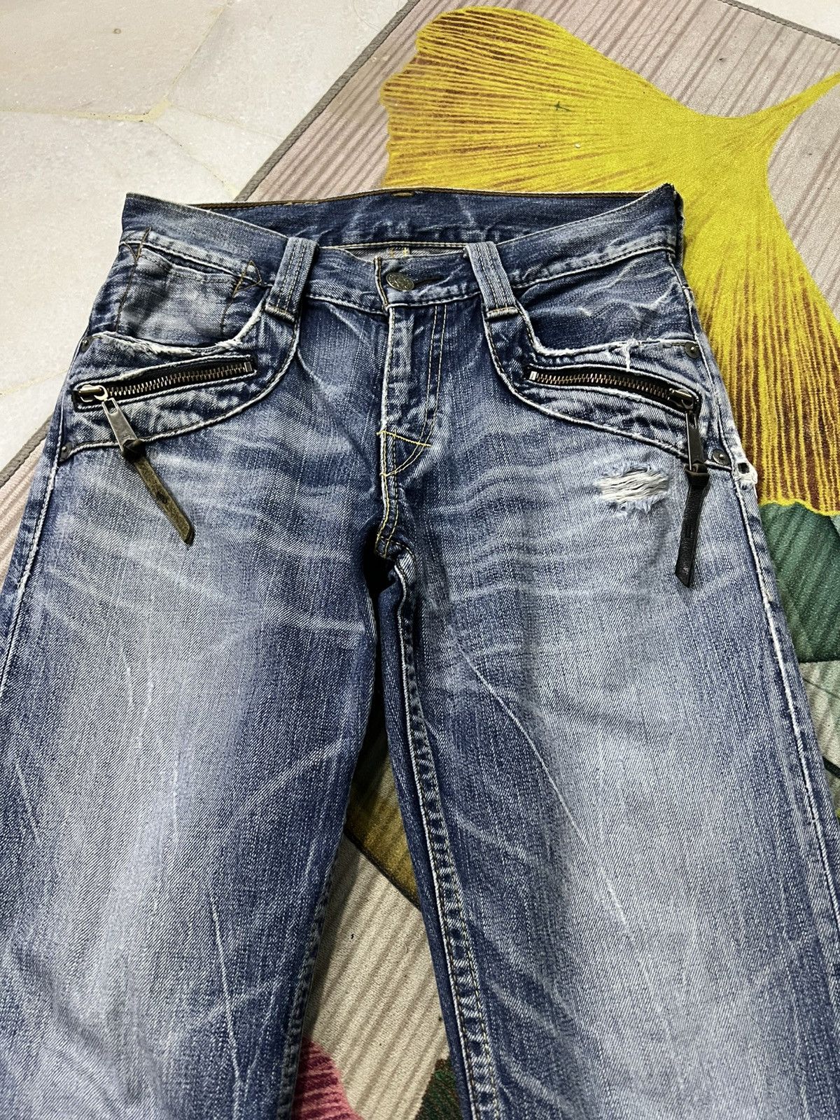 Levi's Vintage Levi’s 502 Distressed Faded Clawmark Jean Very Rare Size US 29 - 3 Thumbnail