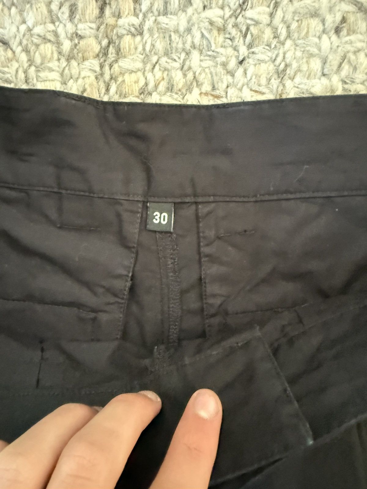 basketcase gallery Basketcase gallery size 30 black pleated cargo pants/ shorts Size US 30 / EU 46 - 3 Thumbnail