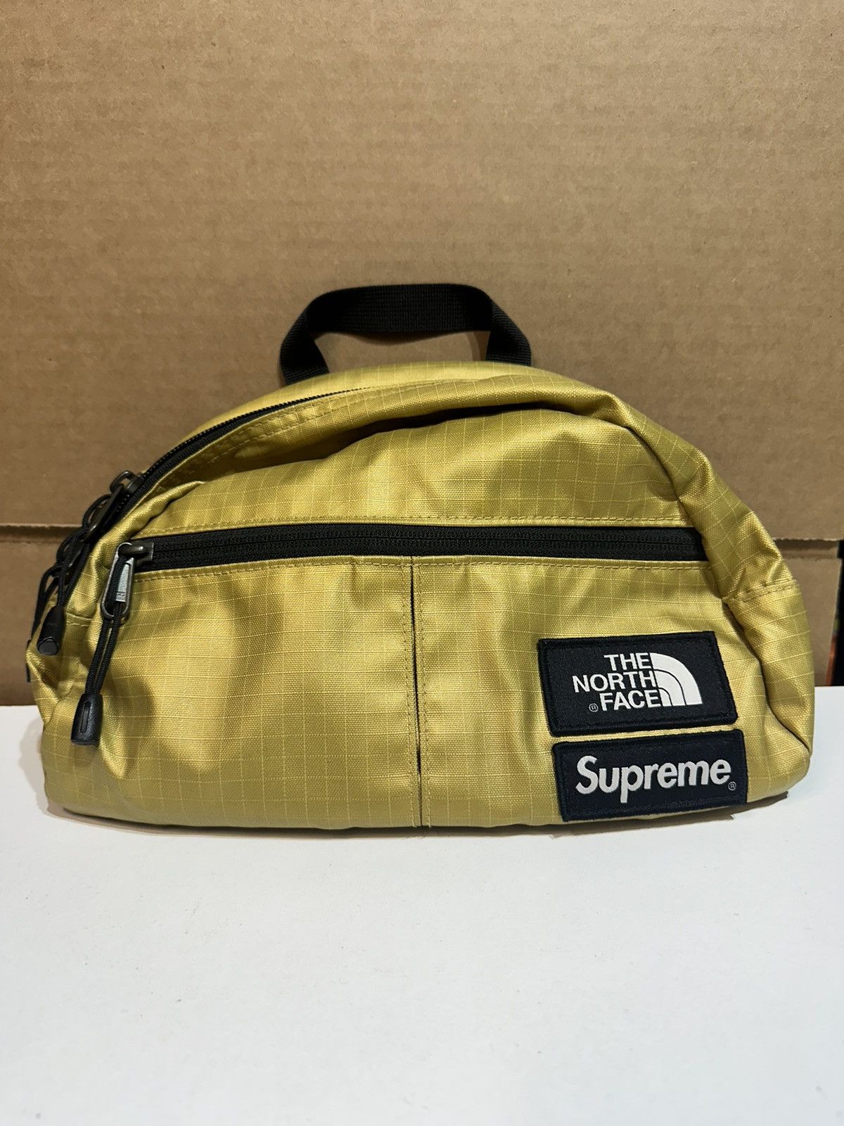 Supreme SS18 Supreme North Face Metallic Roo II Lumbar Pack Size ONE SIZE - 1 Thumbnail