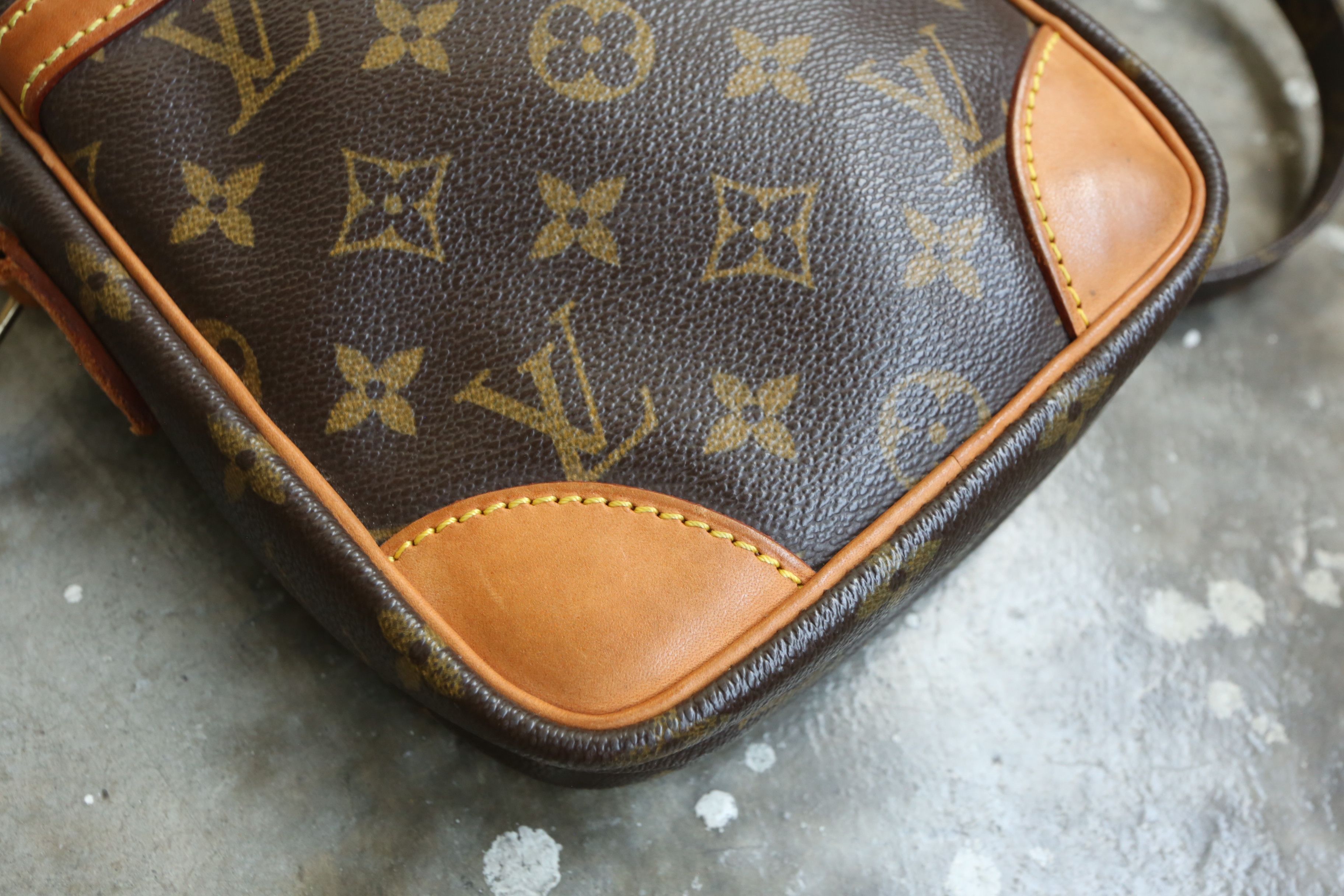 Louis Vuitton Louis Vuitton - Marc Jacobs - 2003 - LV Monogram Danube Size ONE SIZE - 6 Thumbnail