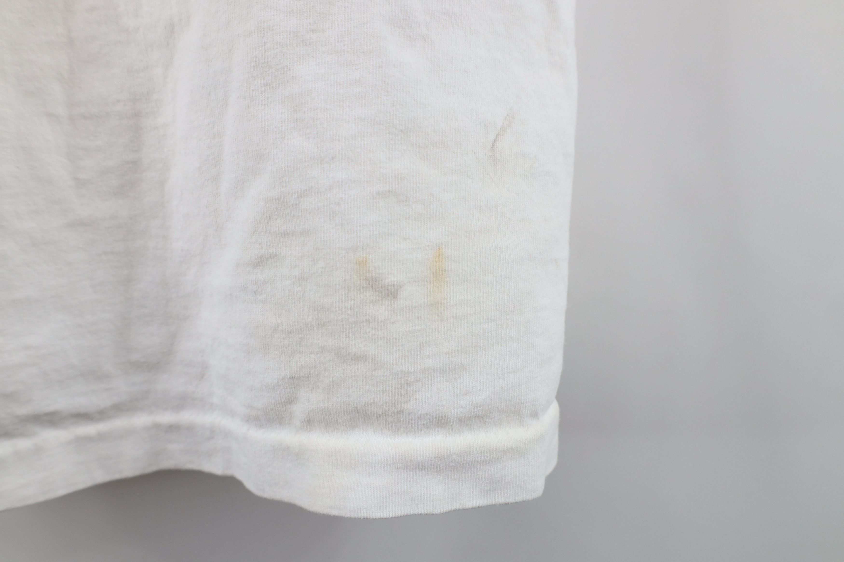 Guess Vintage 90s Guess Spell Out Work Wear T-Shirt White USA Size US L / EU 52-54 / 3 - 7 Thumbnail
