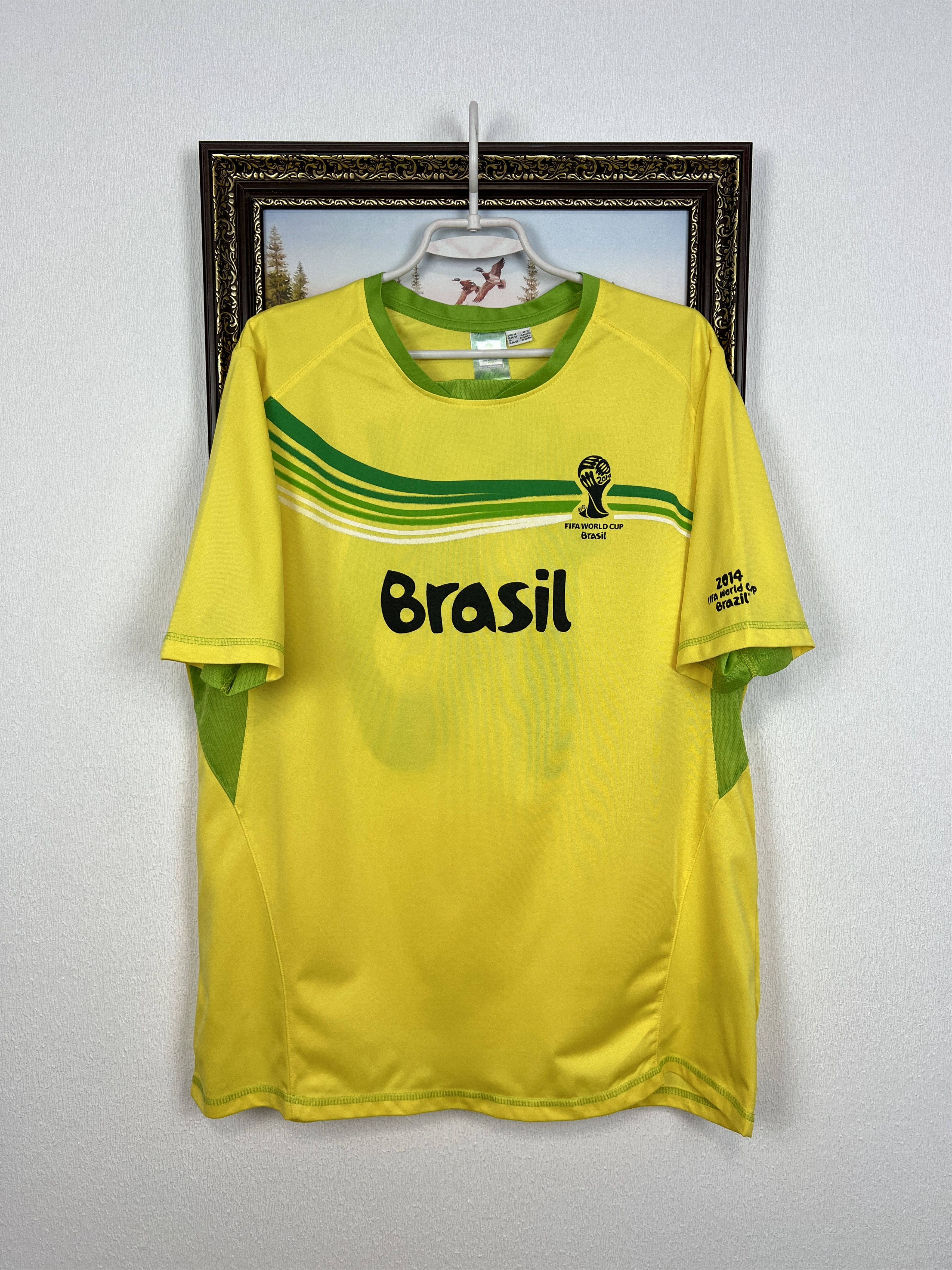 Vintage 2014 Brazil World Cup Football Fun Shirt Soccer Tee Hype Size US XL / EU 56 / 4 - 1 Thumbnail