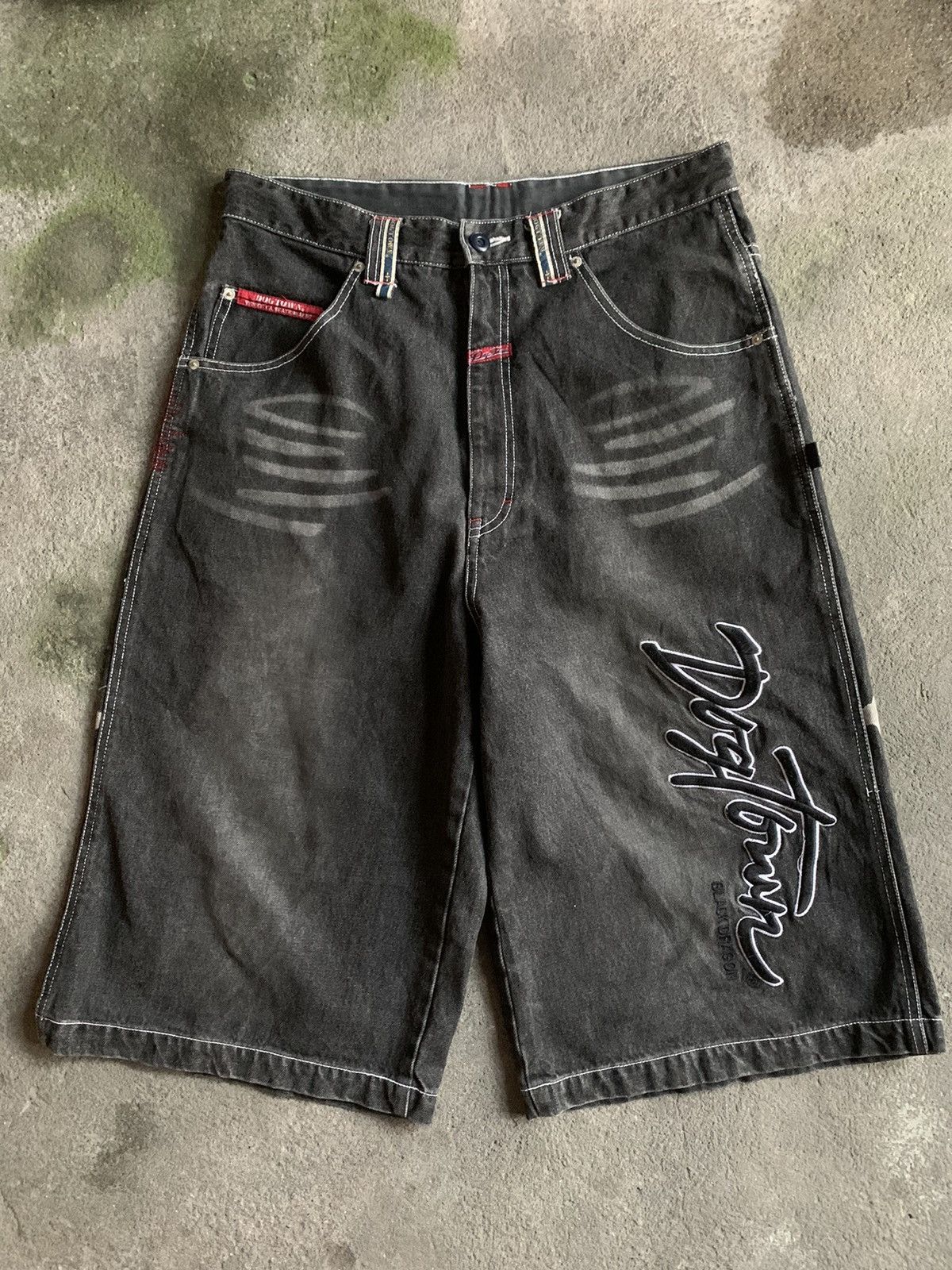 Dogtown × Japanese Brand Dog town black dragon jorts Size US 36 / EU 52 - 2 Thumbnail