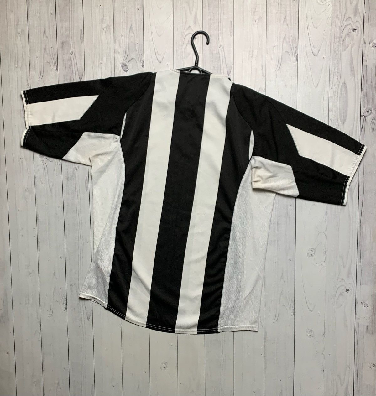 Nike × Vintage Vintage Nike Juventus soccer jersey size L logo Size US L / EU 52-54 / 3 - 11 Thumbnail
