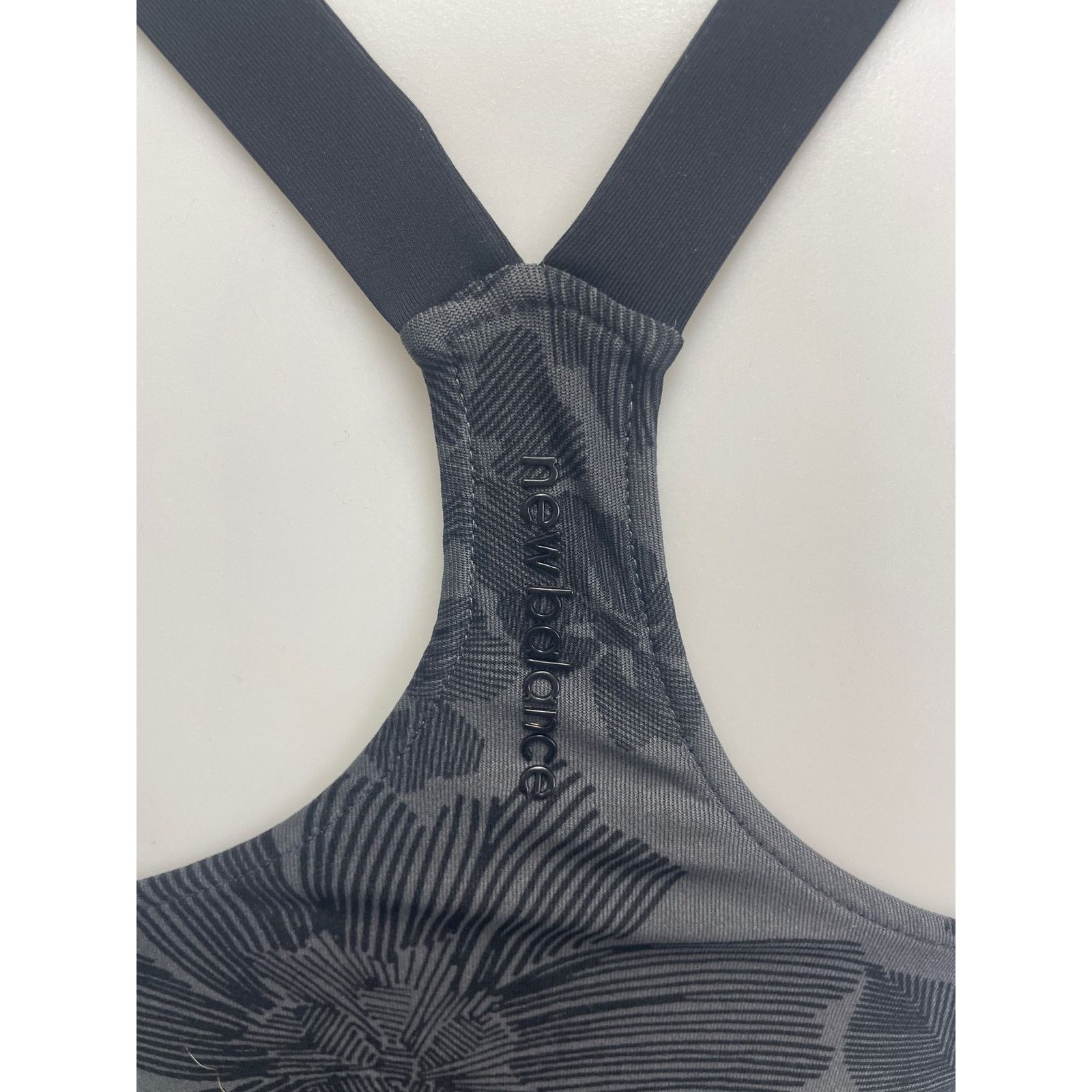 New Balance New Balance Womens Medium Polyester Tank Top w Shelf Bra Size M / US 6-8 / IT 42-44 - 4 Thumbnail