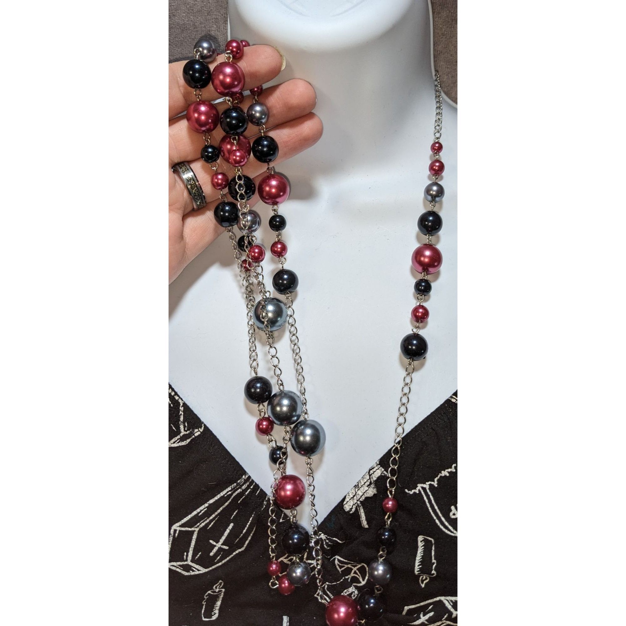Other Gothic Black And Red Faux Pearl Long Necklace Size ONE SIZE - 4 Thumbnail