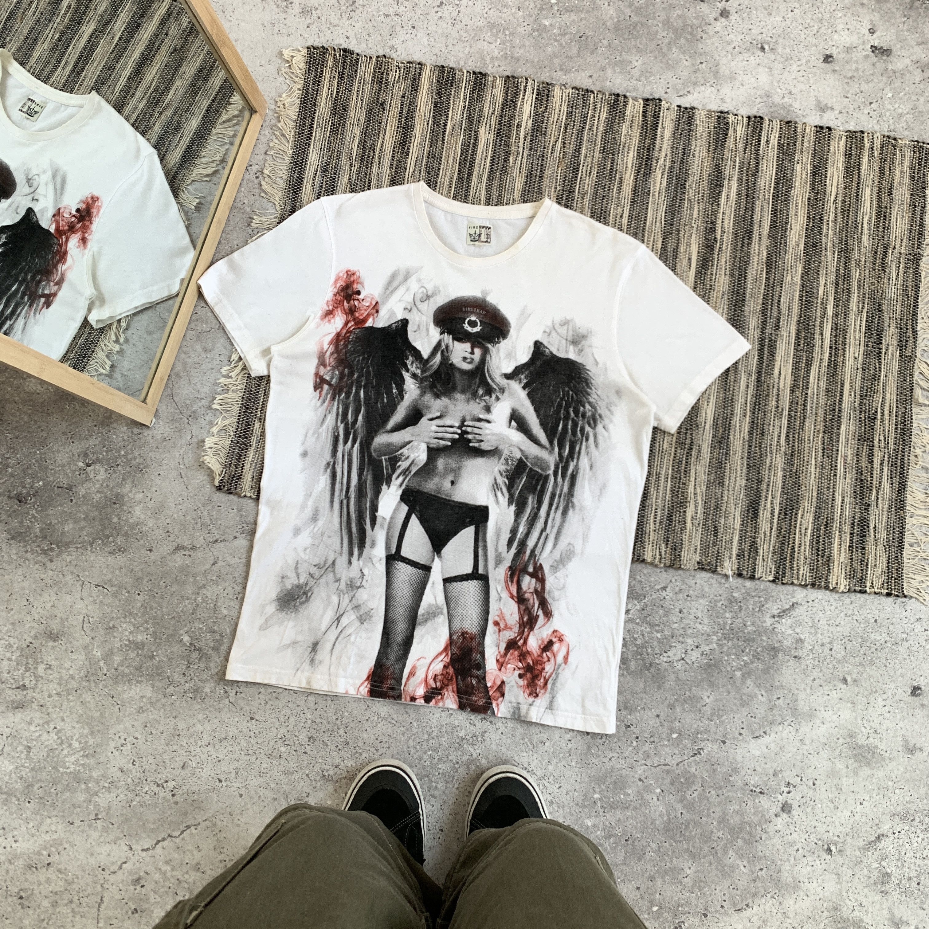 Firetrap Vintage 18+ Sex Titis Girl Graphic Firetrap White Tee Shirt Size US L / EU 52-54 / 3 - 1 Thumbnail