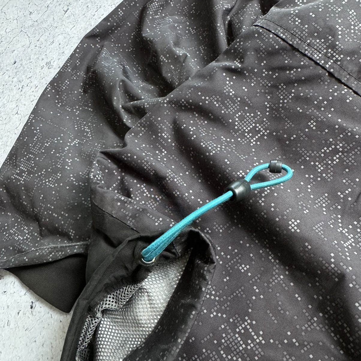 Nike × Vintage Nike Track Set Vintage Jacket and Pants Suit Retro Style Y2K Size US 32 / EU 48 - 15 Thumbnail