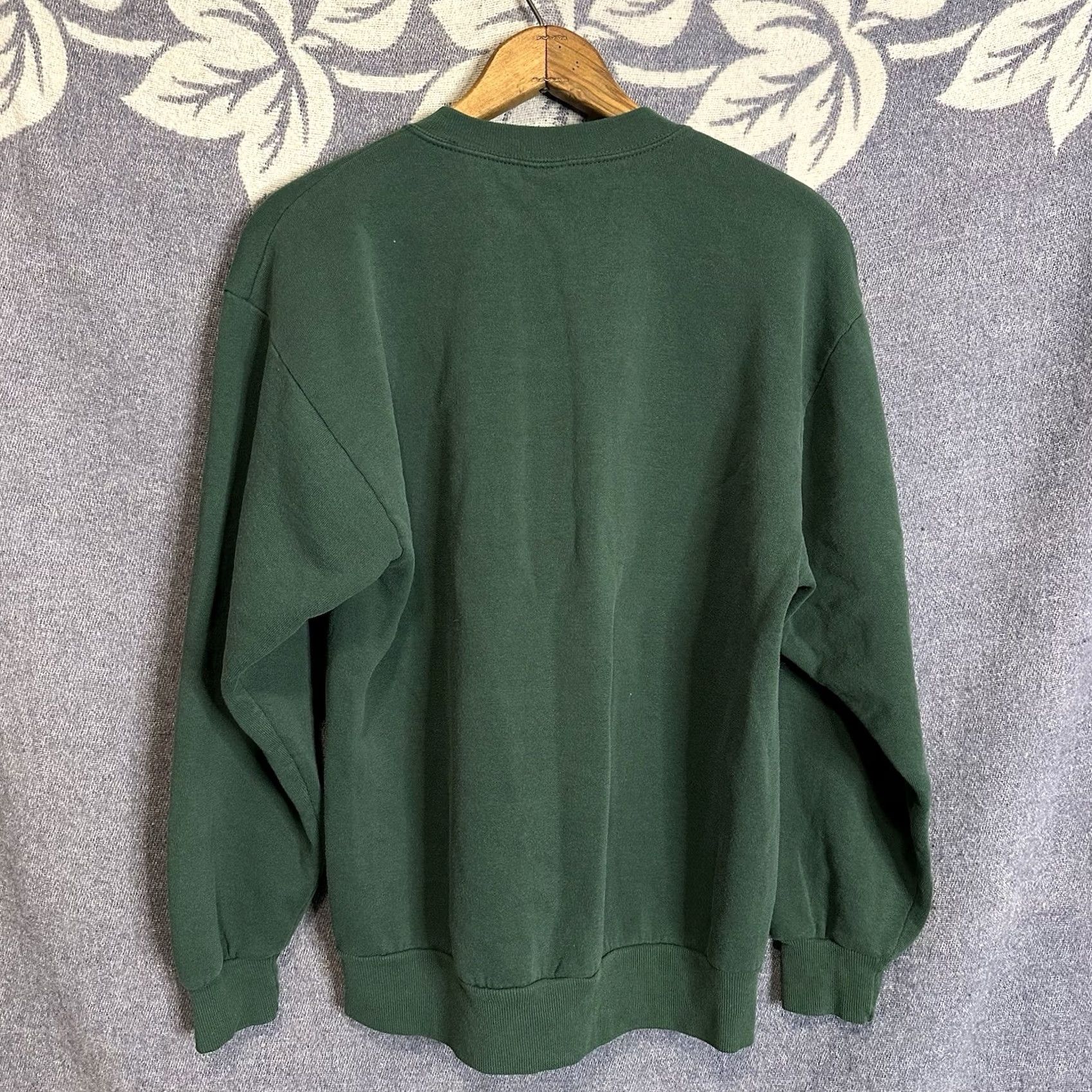 Jerzees VINTAGE Jerzees Sweatshirt Green Crew Neck Adult M USA Made Crew Sweatshirt Green Jerzees 1990s 80s 90s Logo Unisex Mens Womens Size US M / EU 48-50 / 2 - 4 Thumbnail