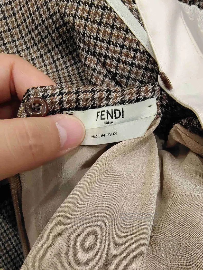Fendi Fendi Heavy wool poncho coat, mulberry silk embroidery Size XS / US 0-2 / IT 36-38 - 3 Thumbnail