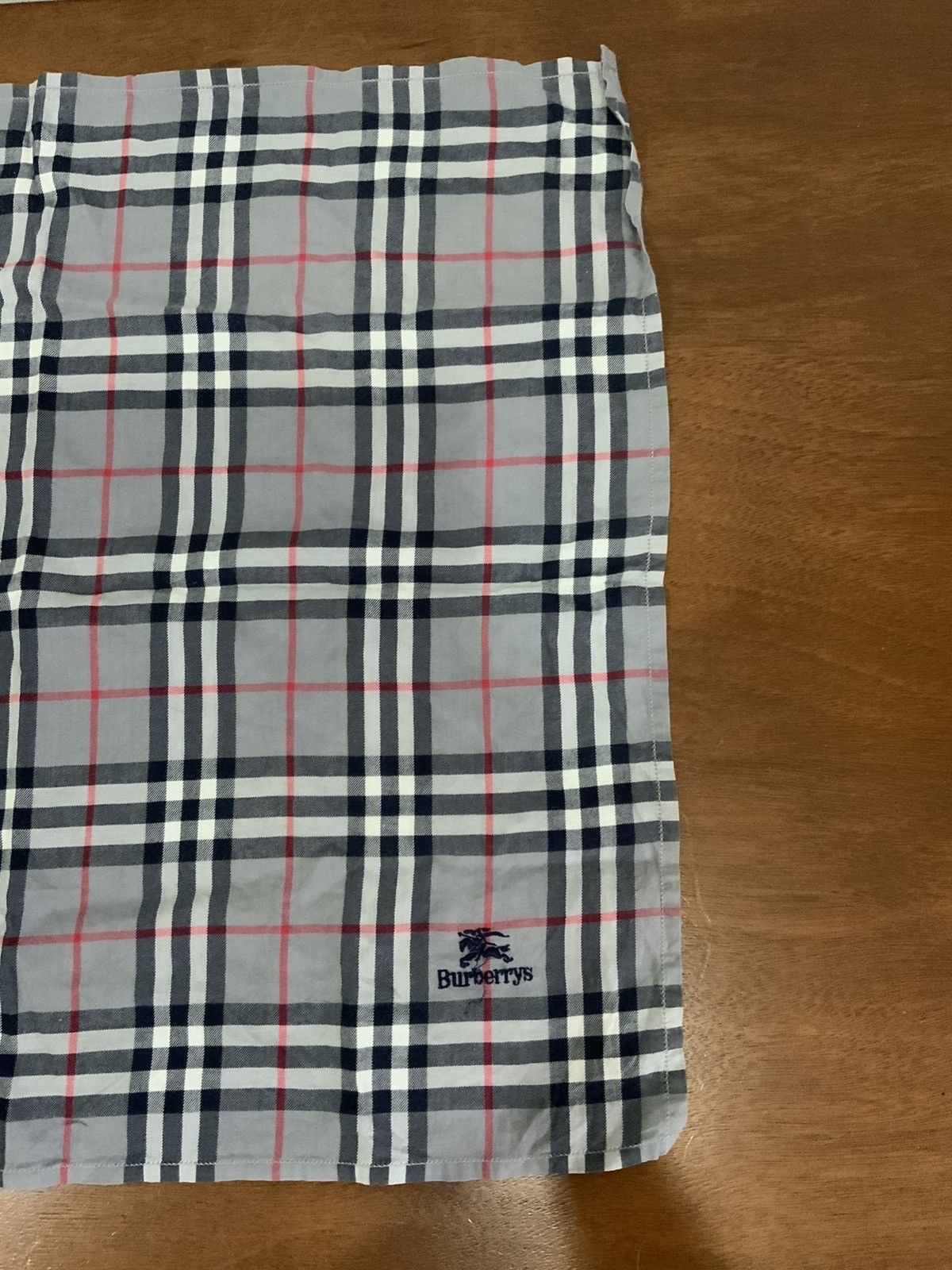 Burberry Burberrys Handkerchief Bandana Size ONE SIZE - 18 Thumbnail