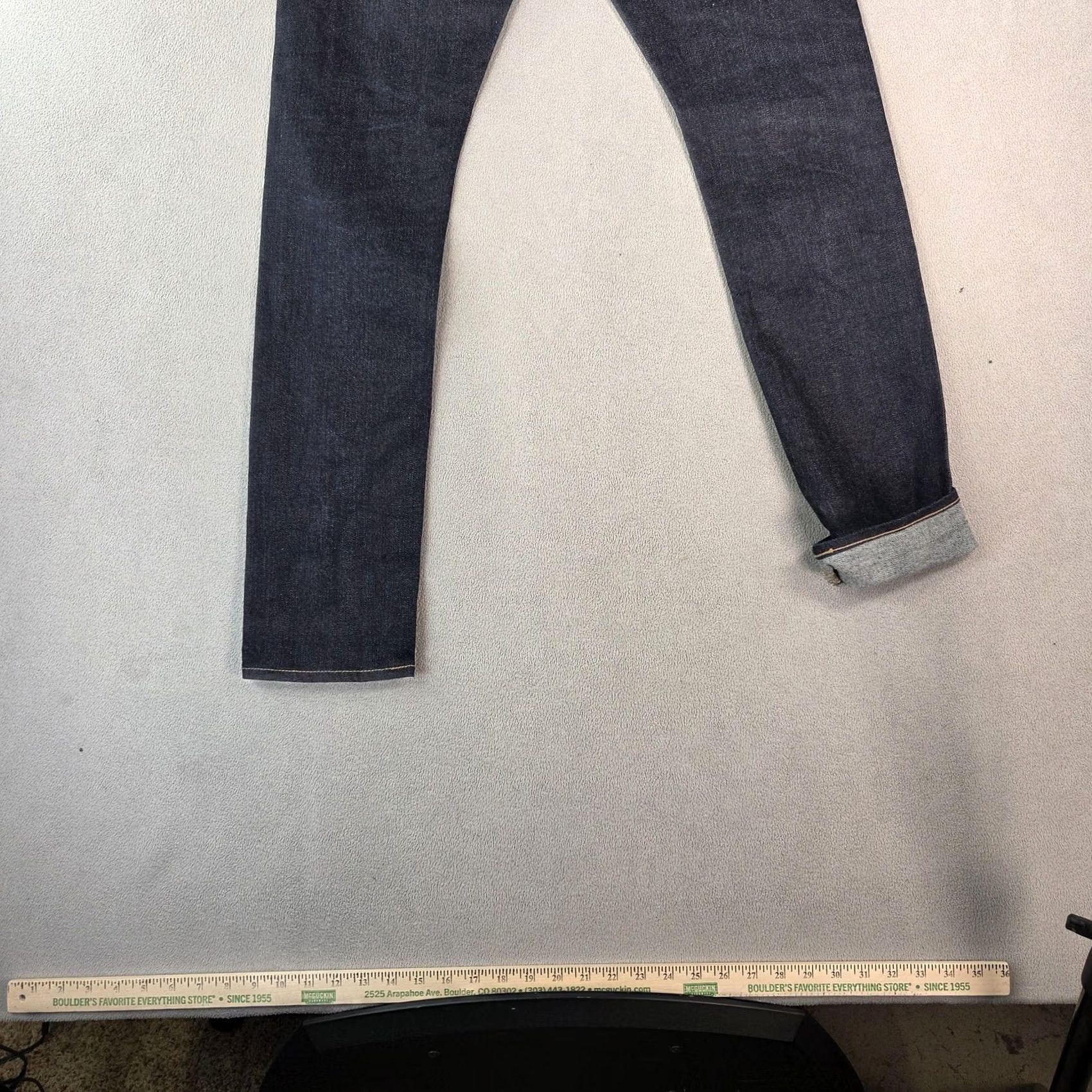 Uniqlo Uniqlo Jeans Mens Slim Tapered Selvedge Raw Indigo 31x31 Den​im Size US 31 - 3 Thumbnail
