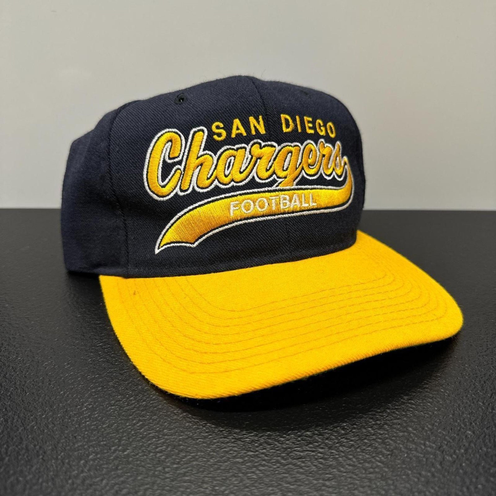 Starter × Vintage Starter San Diego Chargers Vintage 90s Wool SnapBack Hat Size ONE SIZE - 1 Thumbnail