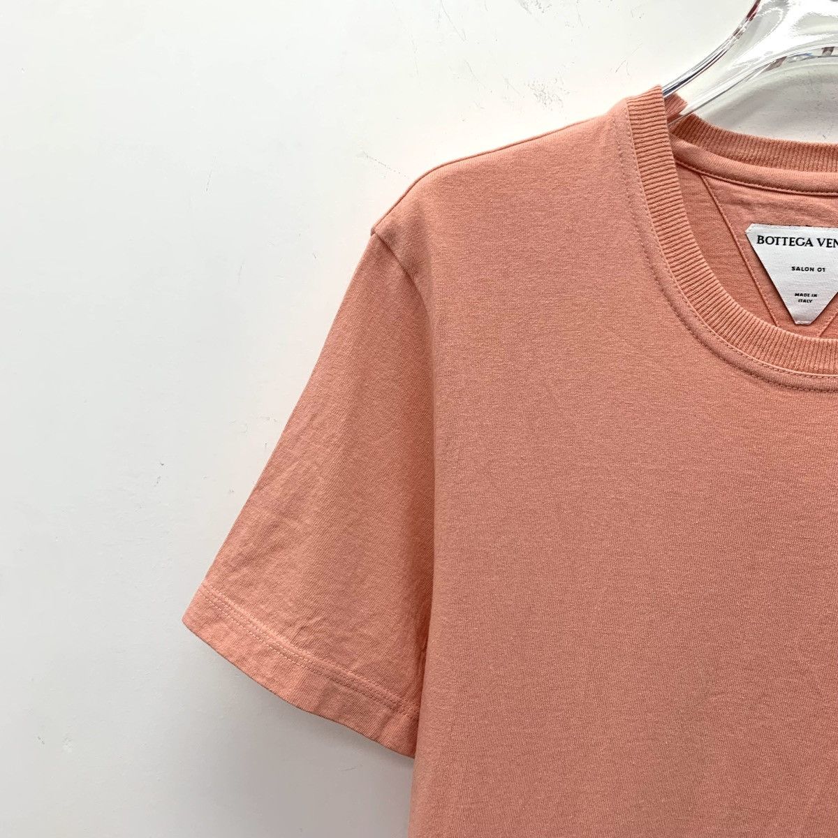 Bottega Veneta Bottega Veneta Coral Pink Letter Embroidery T-shirt K26WX Size S / US 4 / IT 40 - 3 Thumbnail