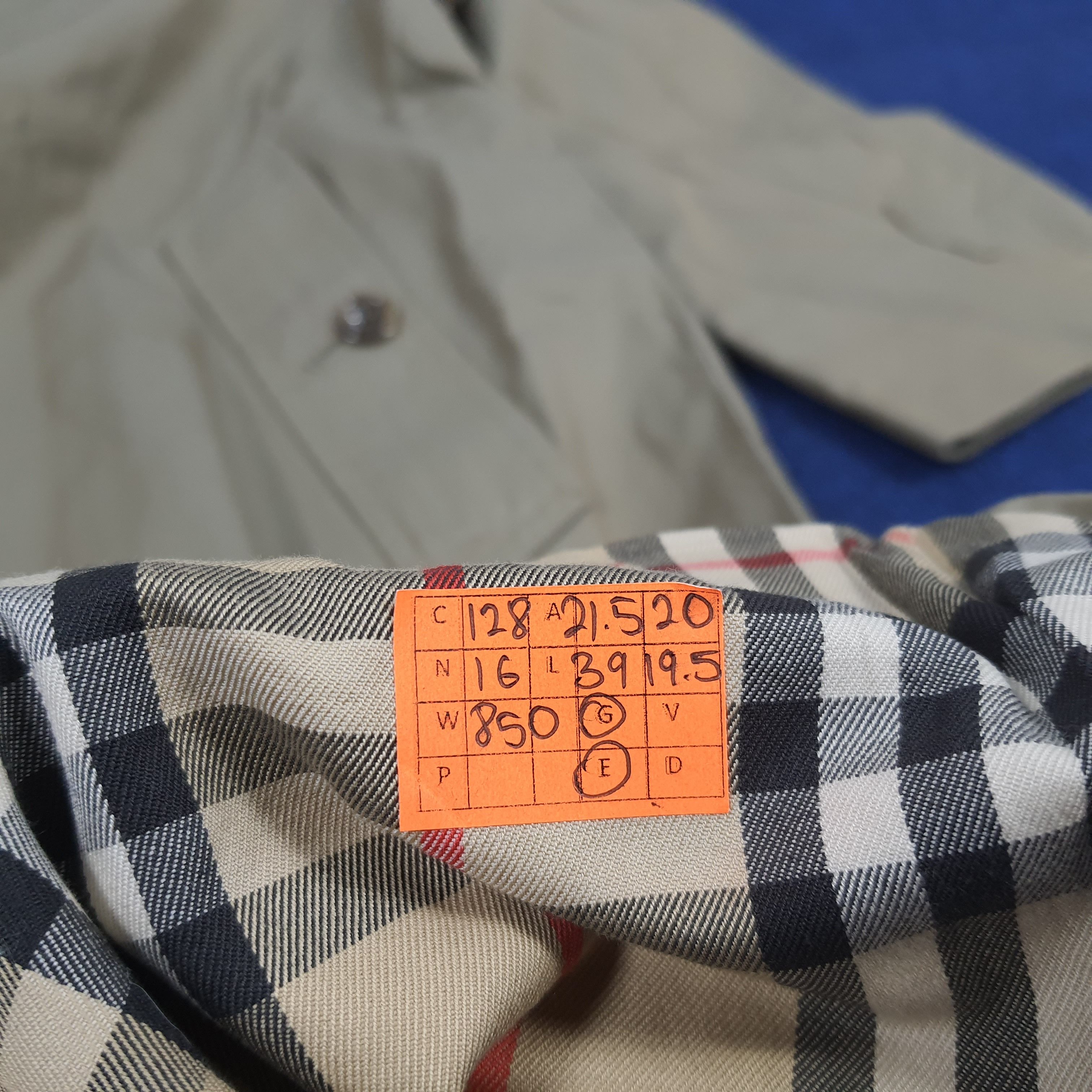 Burberry × Vintage Vintage Burberrys' Trench Coat Jacket Size US M / EU 48-50 / 2 - 8 Thumbnail
