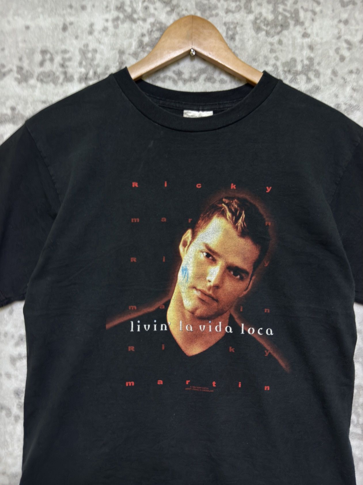 Band Tees 1999 Ricky Martin Livin La Vida Loca Tour Tee Size US XS / EU 42 / 0 - 5 Thumbnail