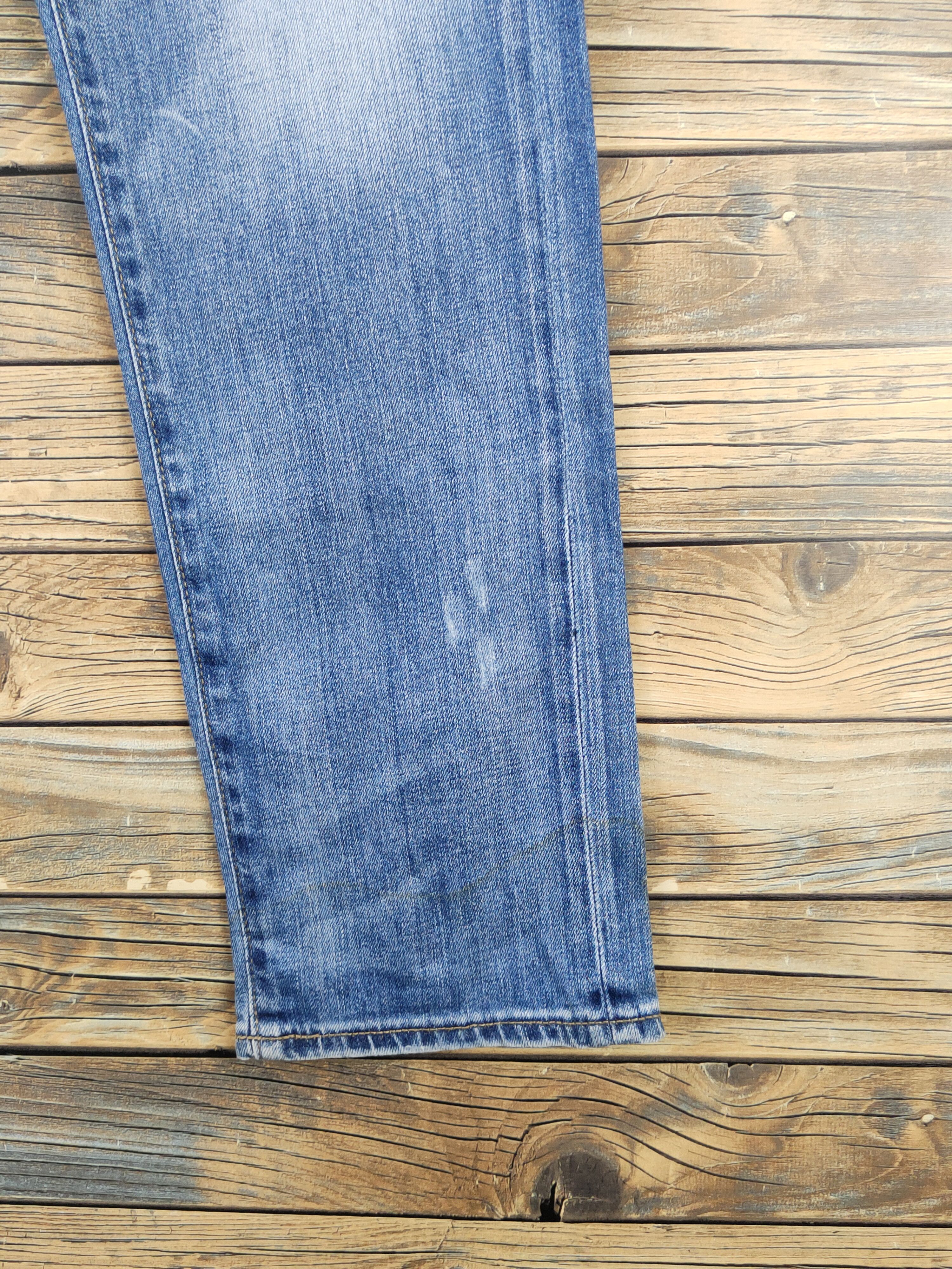 Japanese Brand Uniqlo fabric by Kaihara Blue Distressed Ripped Jeans #W1405 Size US 31 - 6 Thumbnail
