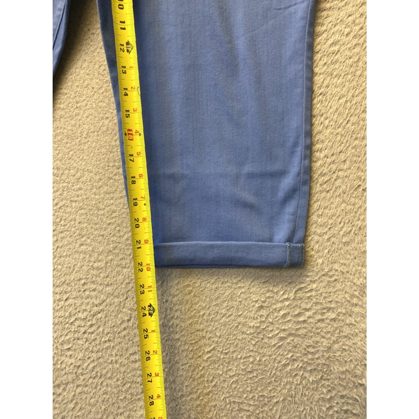 Vintage Chico's Capri Jeans Women’s 36x22 Capri Denim Blue Capris Flat Front Mid Rise Straight Pull On NWT / 0426 Size 25" / US 0 / IT 36 - 4 Thumbnail