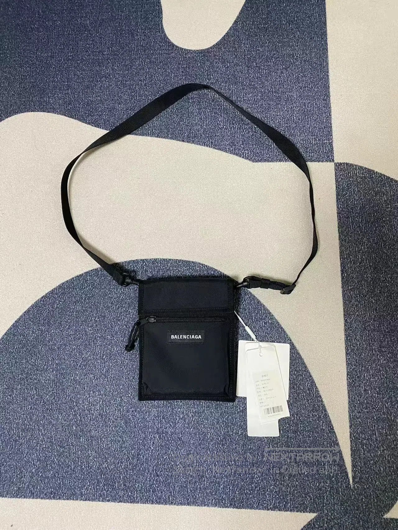 Balenciaga balenciaga adjustable shoulder crossbody bag. Size ONE SIZE - 1 Thumbnail